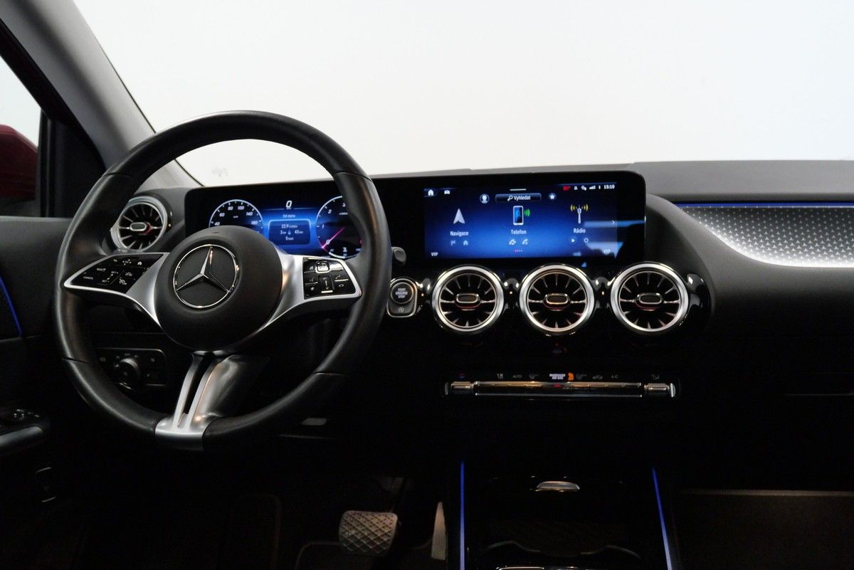 Mercedes-Benz GLA, 200d 110 kW 4Matic - fotka 5