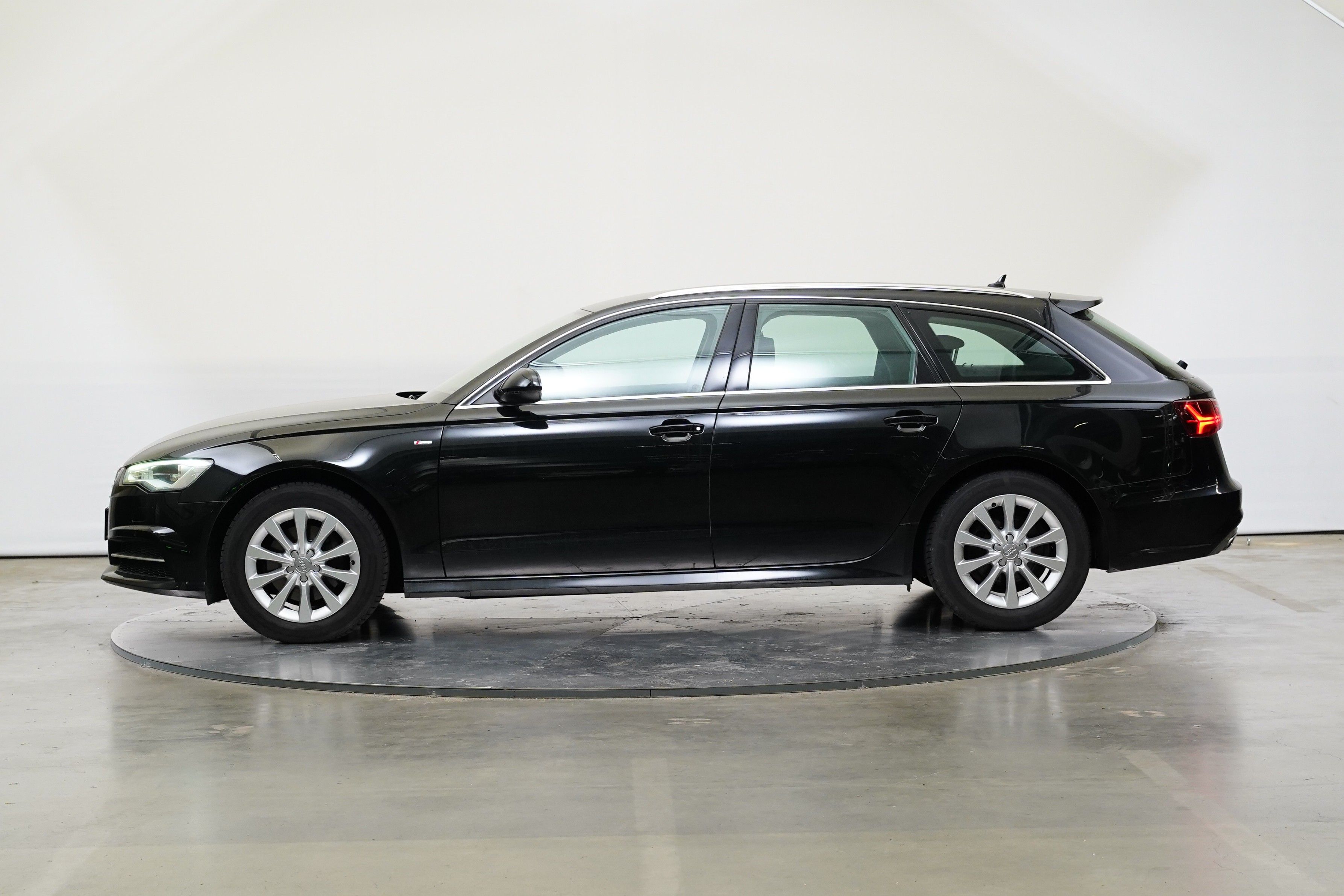 Audi A6, 2.0 TDI 140 kW Ultra - fotka 3