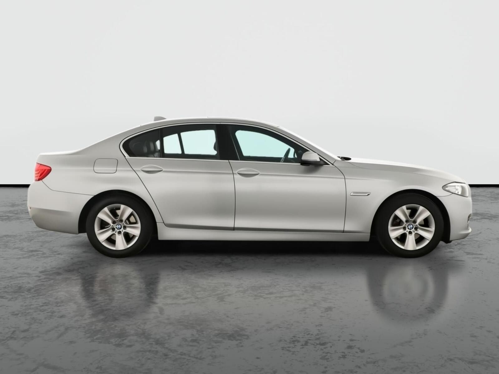 BMW Řada 5, 520d, Automat, Kůže - fotka 6