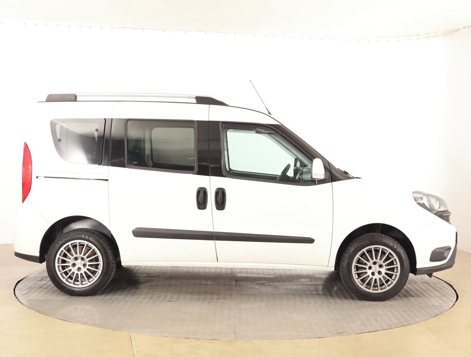 Fiat Dobló, 1.4 T-Jet, 7Míst, ČR, DPH - fotka 6