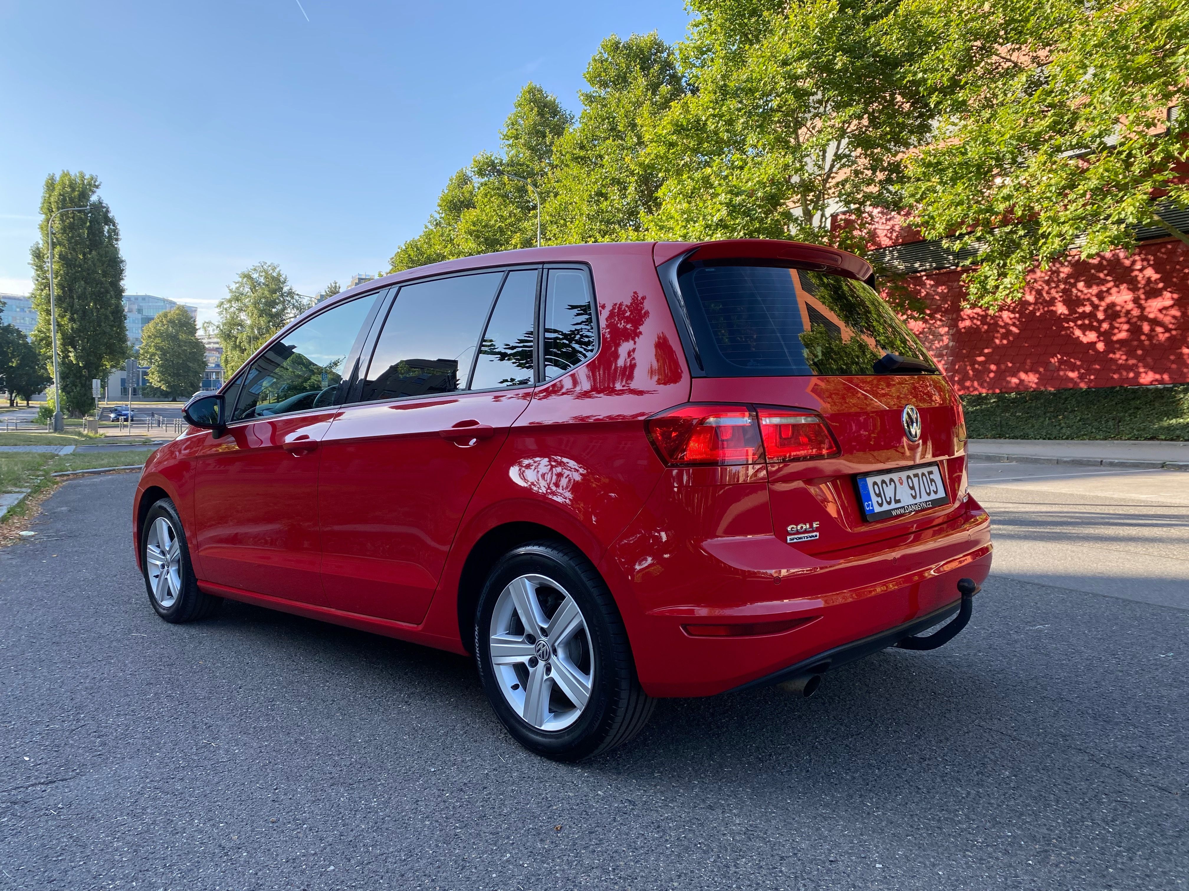Volkswagen Golf Sportsvan, 1.2TSI automat tažné 75 400 km - fotka 3