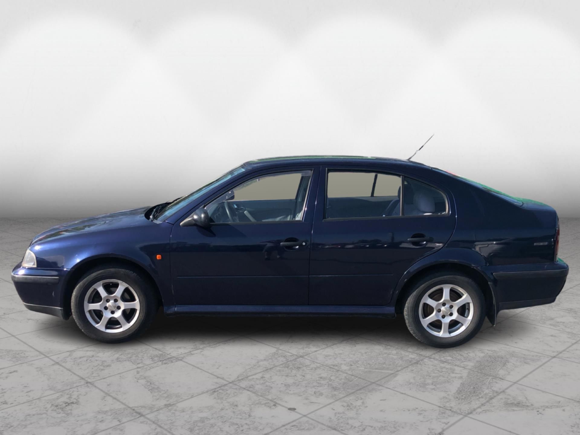 Škoda Octavia, 1.6 MPI - fotka 3