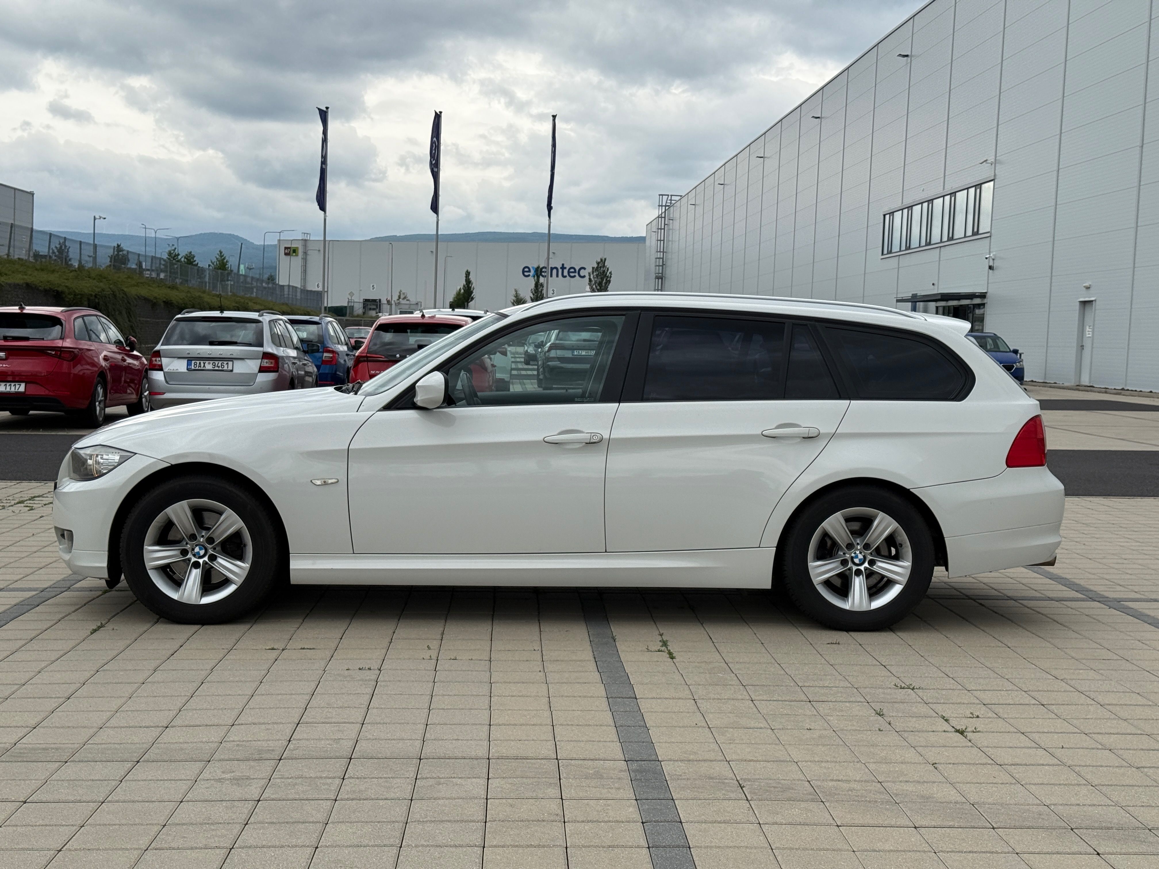 BMW Řada 3, 318D - fotka 3