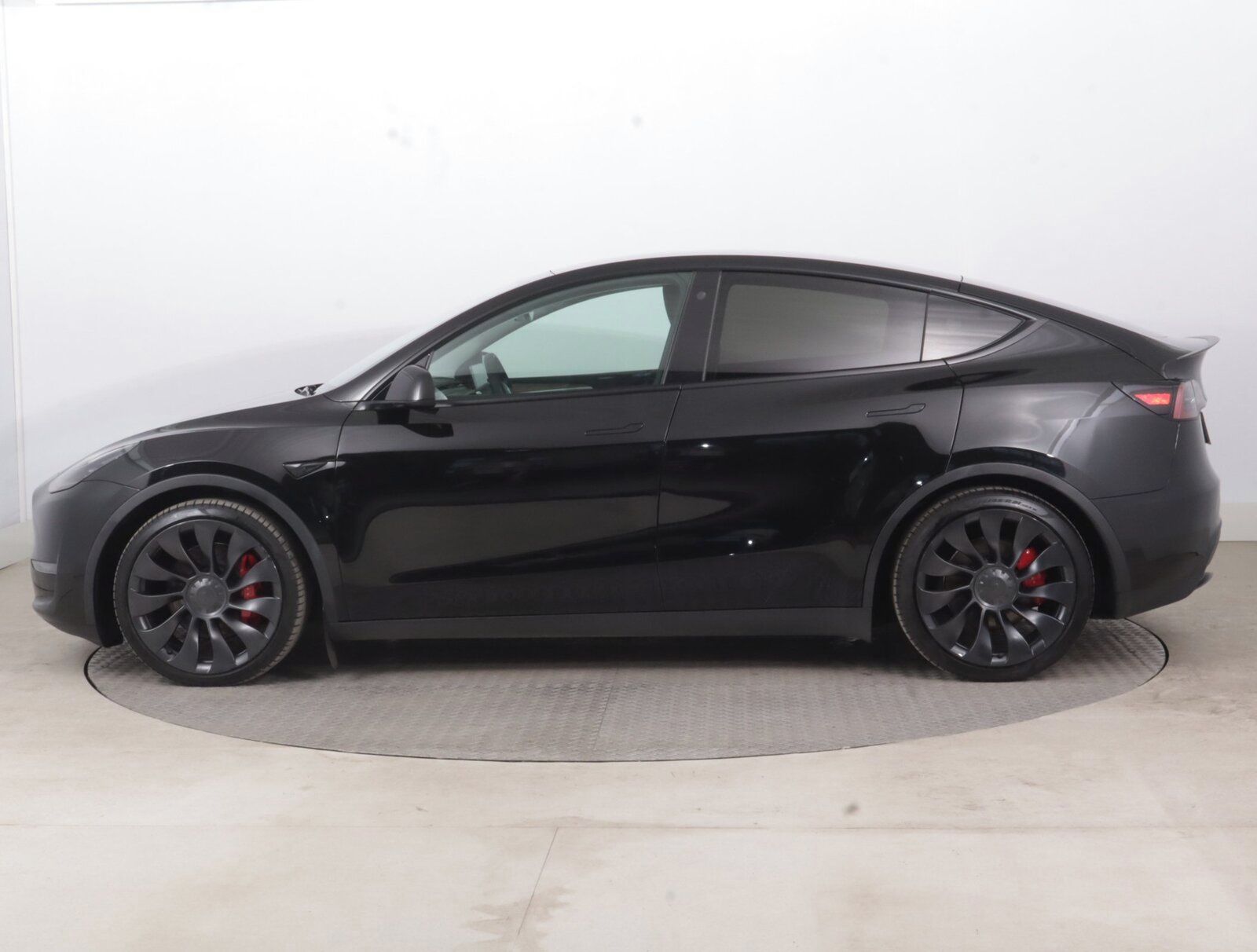 Tesla Model Y, Performance 79kWh, SoH 92% - fotka 3