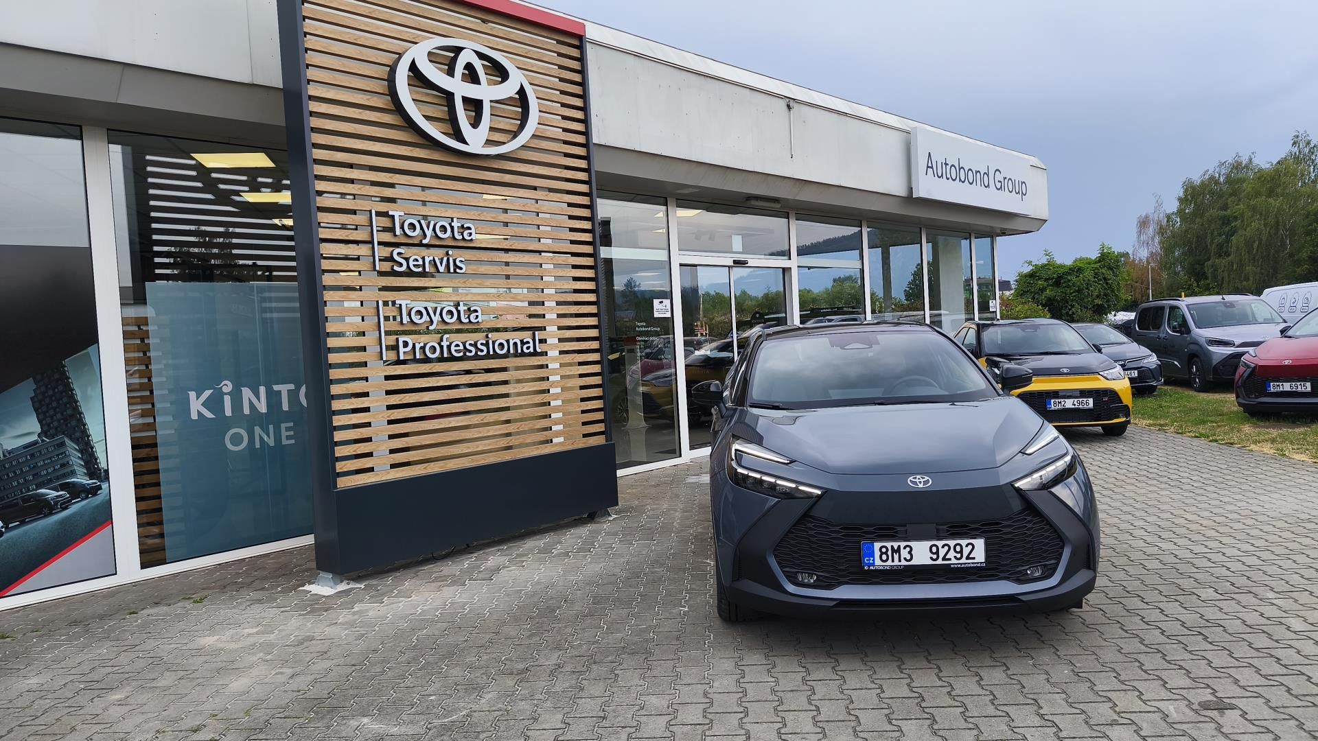 Toyota C-HR, 1.8 HEV STYLE Bi-TONE - fotka 2