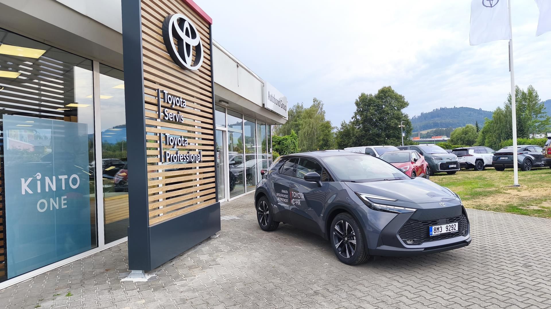 Toyota C-HR, 1.8 HEV STYLE Bi-TONE - fotka 3