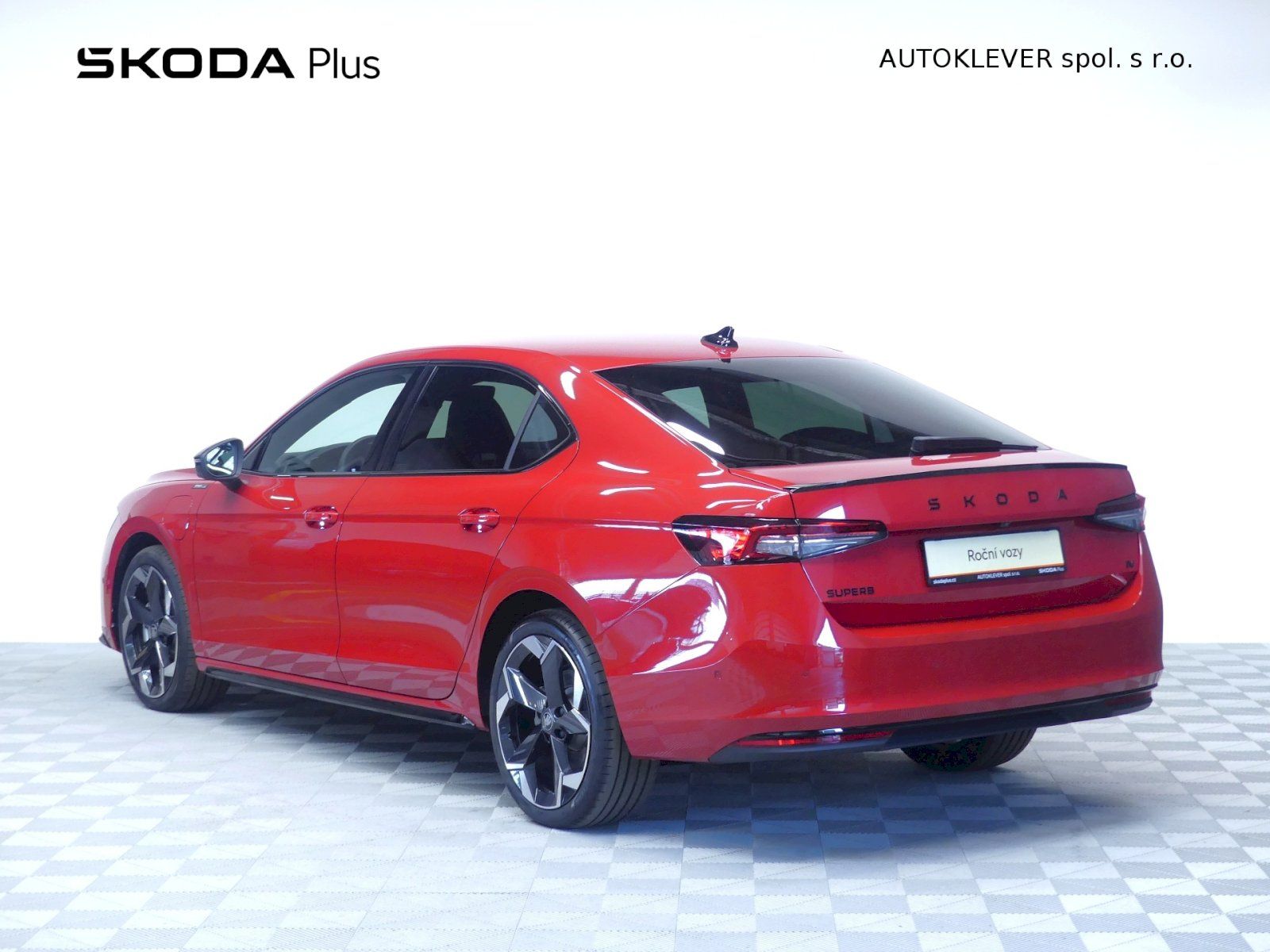 Škoda Superb, SportLine PHEV DSG 1.5TSI 150W - fotka 6