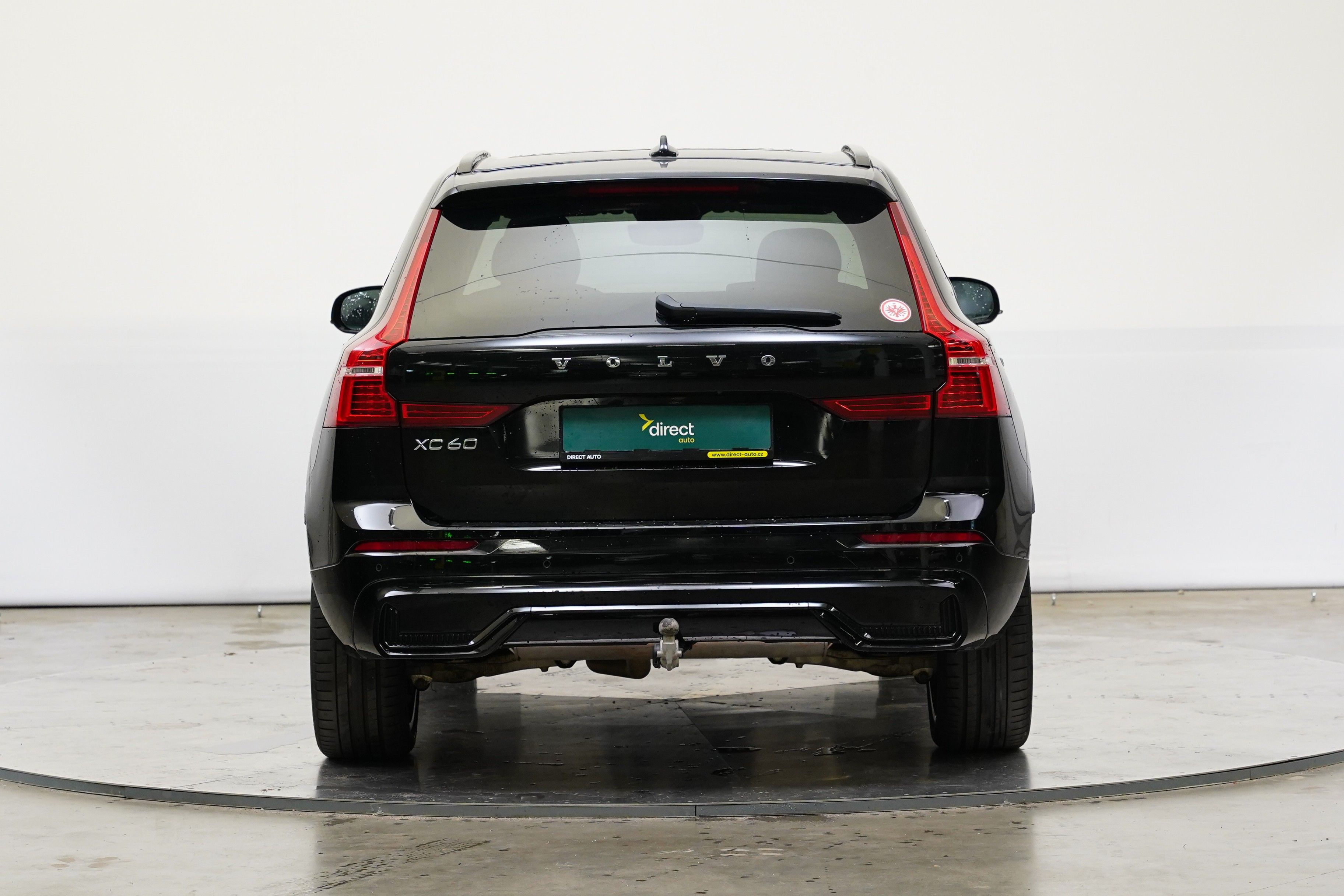 Volvo XC60, B4 145 kW AWD R-Design - fotka 6