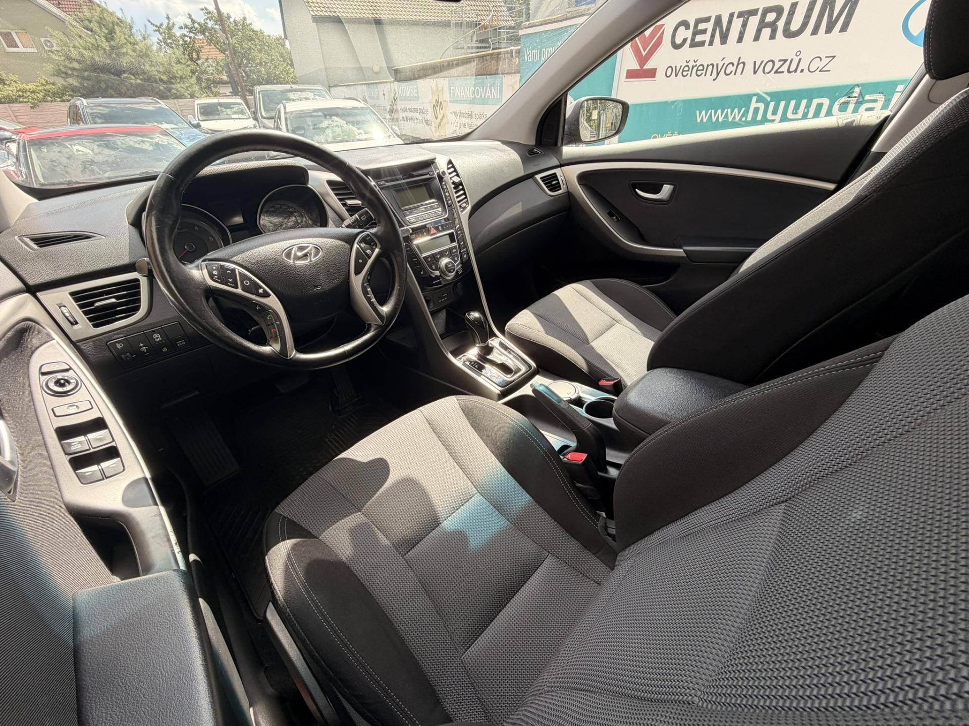 Hyundai i30, 1.6-NÍZKÁ SPOTŘEBA-AUT-SENZORY - fotka 3