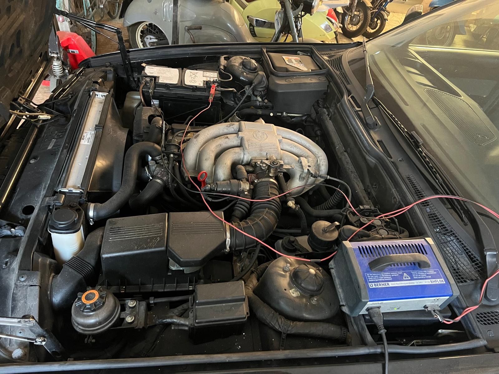 BMW Řada 5, 525i e34 - fotka 6