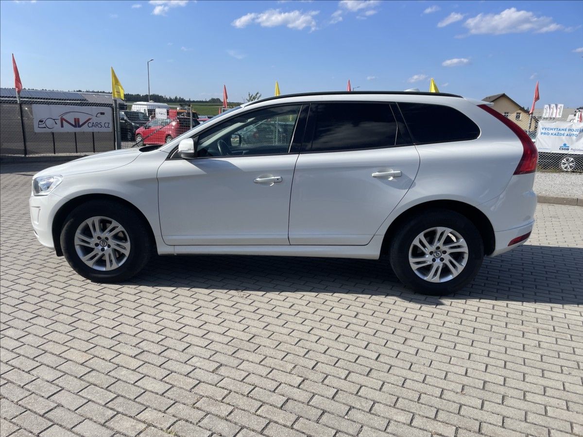 Volvo XC60, 2,4 D4 Geartronic Kinetic AWD - fotka 2