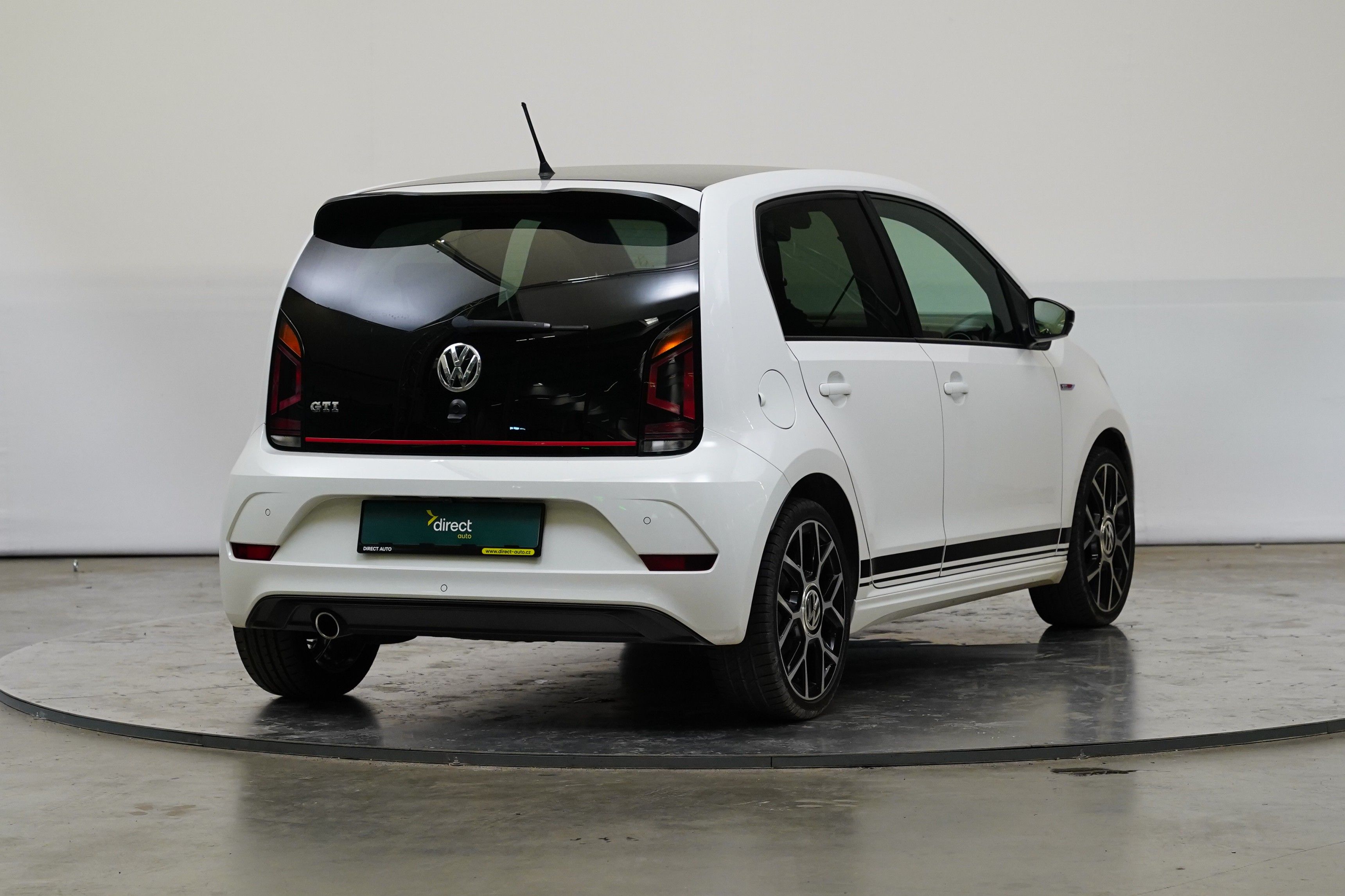 Volkswagen Up!, 1.0 TSI 85 kW GTI - fotka 2