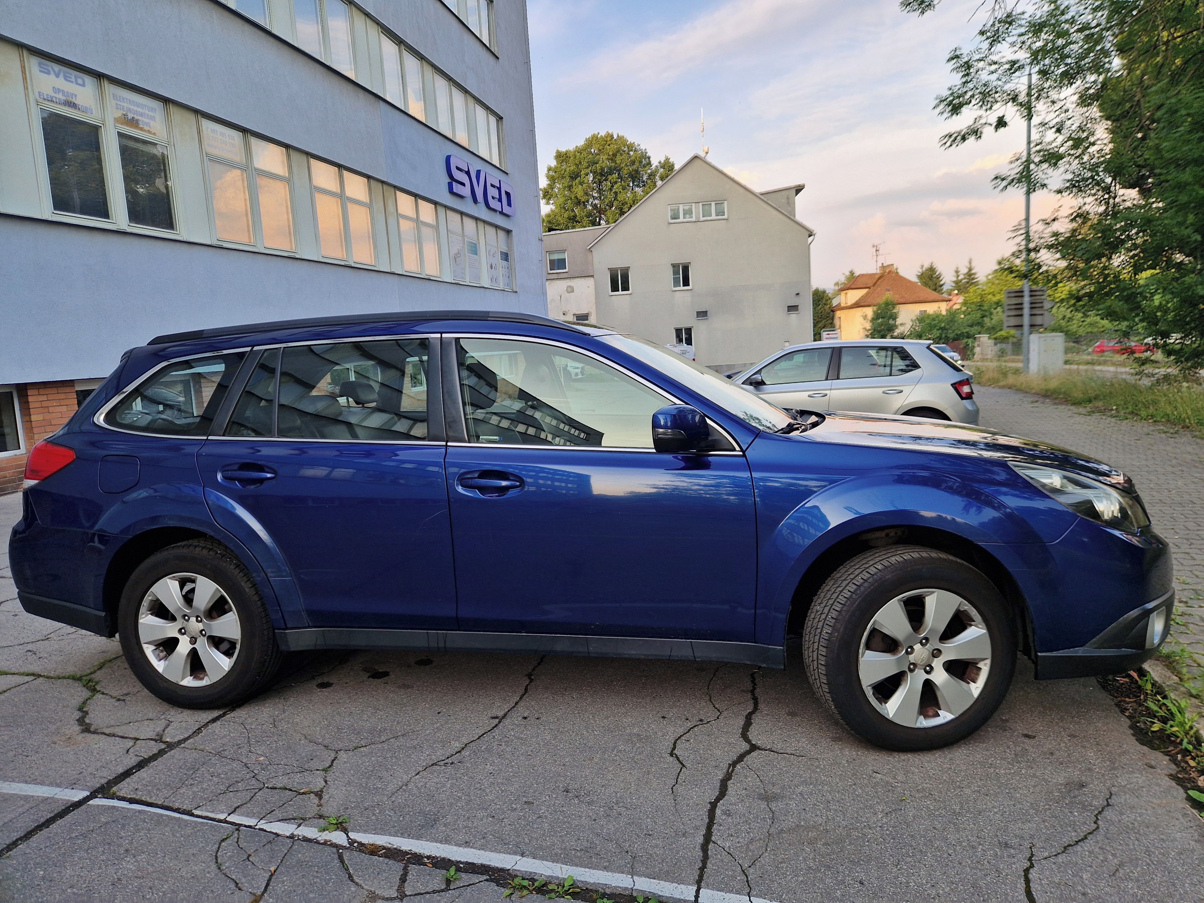 Subaru Outback, 2.5 I symmetrical AWD - fotka 2