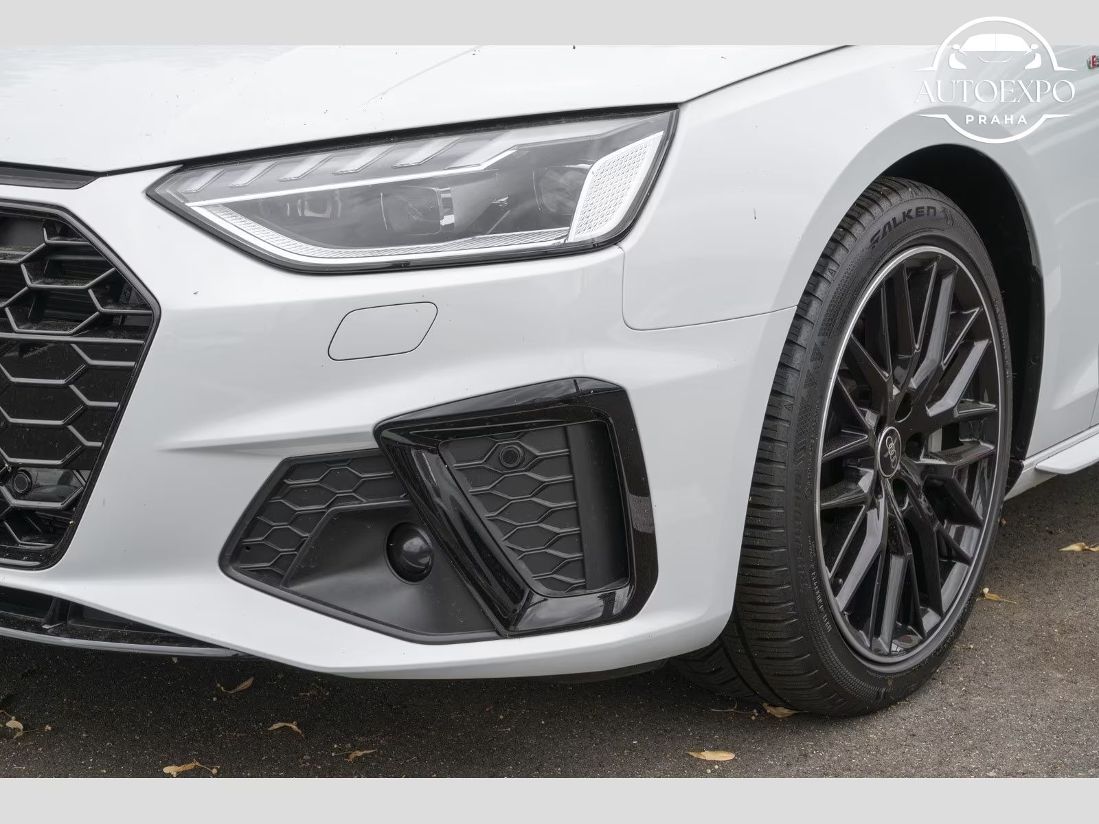 Audi A4, Avant 40 TDI S line Matrix* - fotka 5