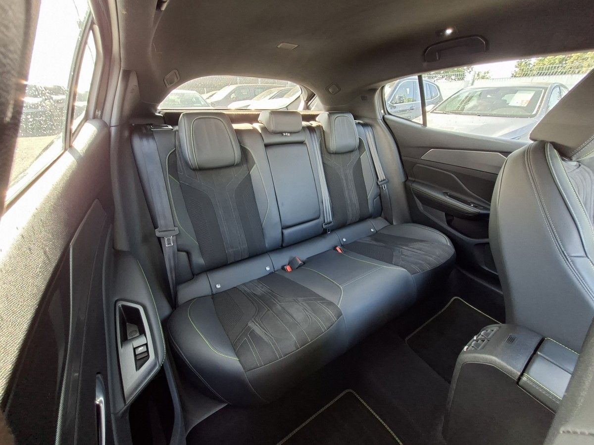 Peugeot 408, GT Plug-in HYBRID 225k e-EAT8 - fotka 6
