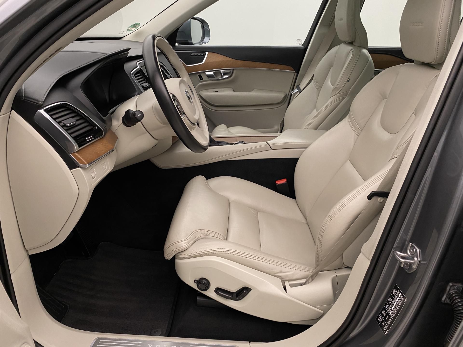 Volvo XC90, D5 AWD INSCRIPTION AUT 7míst - fotka 3