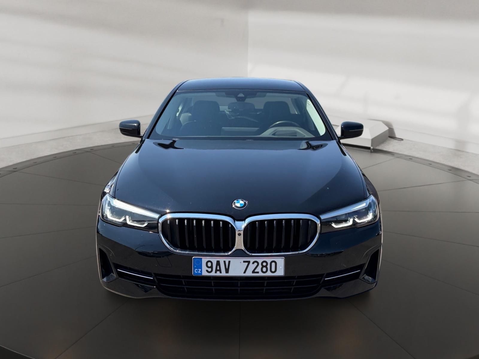 BMW Řada 5, xDRIVE 530d 210kW 4x4 CZ DPH - fotka 2
