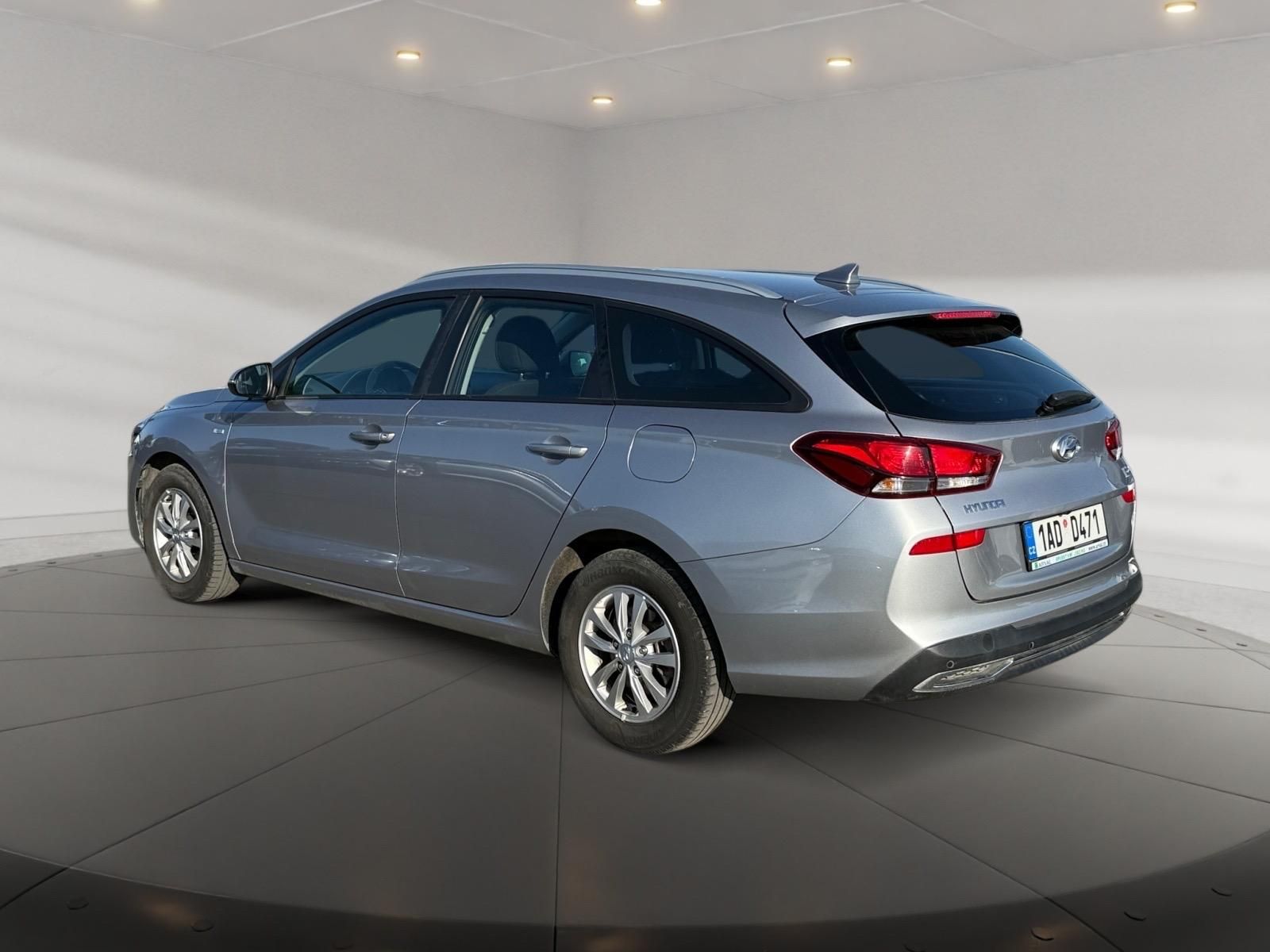 Hyundai i30, COMFORT 1.5T MHEV 118kW CZ DPH - fotka 4