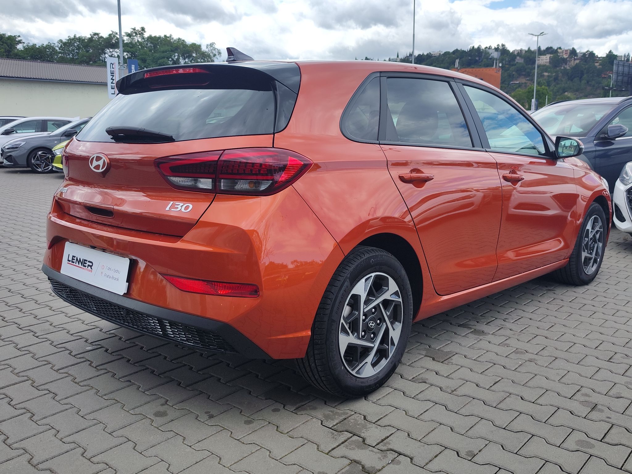 Hyundai i30, 1.0 T-GDI/73kW Smart DCT - fotka 5