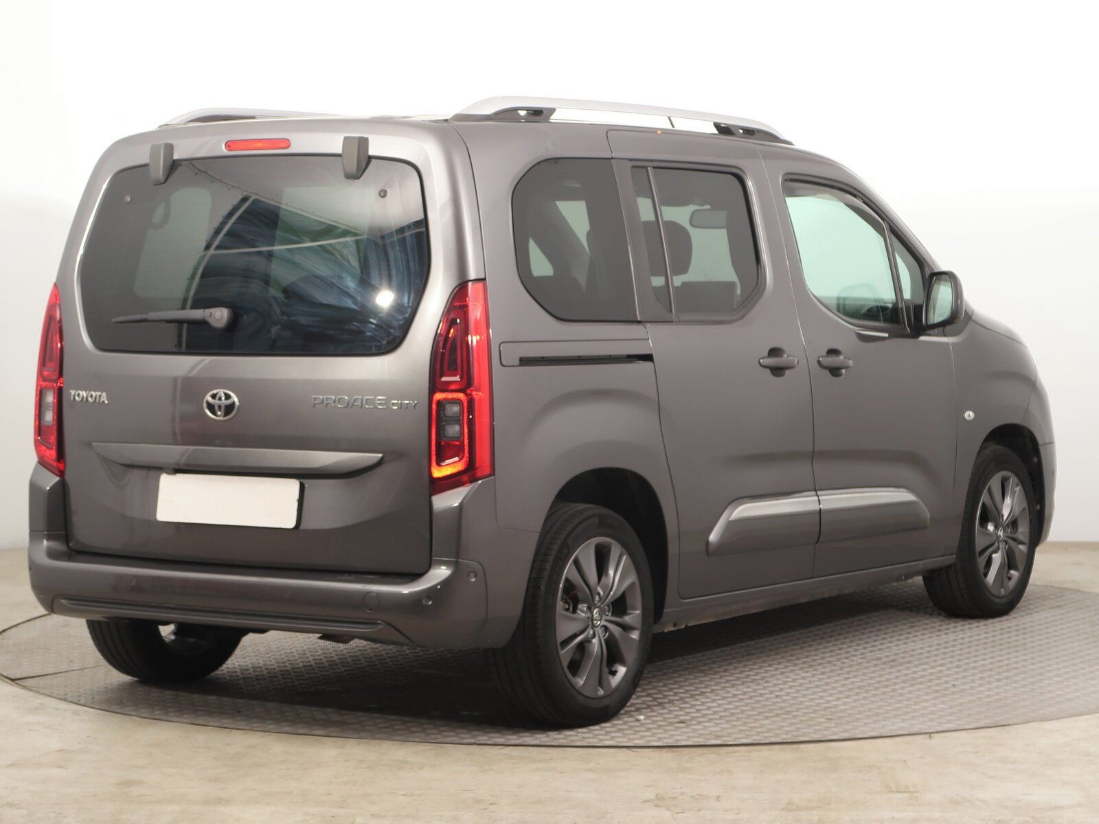 Toyota Proace City Verso, 1.5 D-4D, Family, 5Míst, Klima - fotka 4