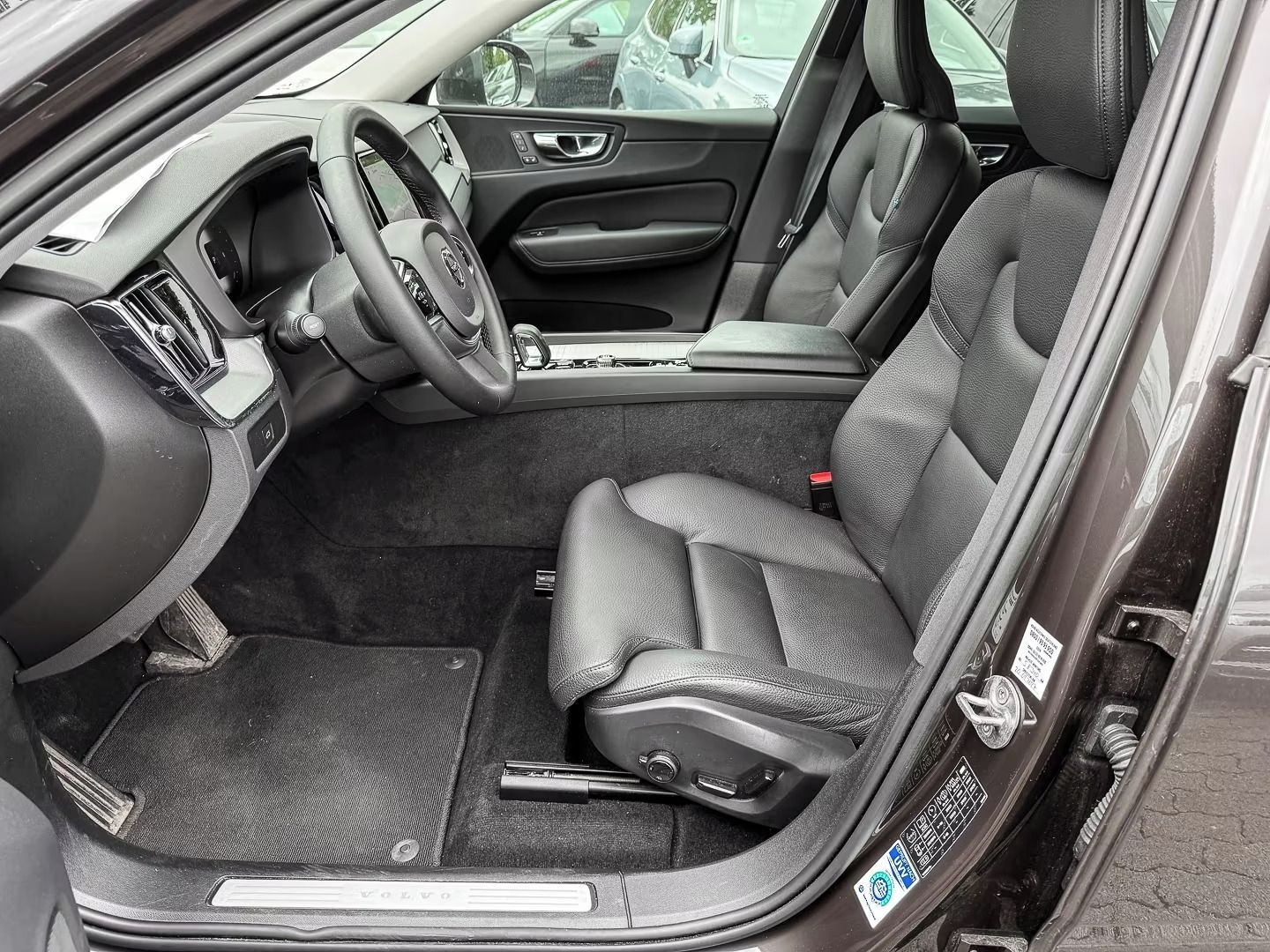Volvo XC60, B4 2.0 Plus Bright 2WD*360°* - fotka 5