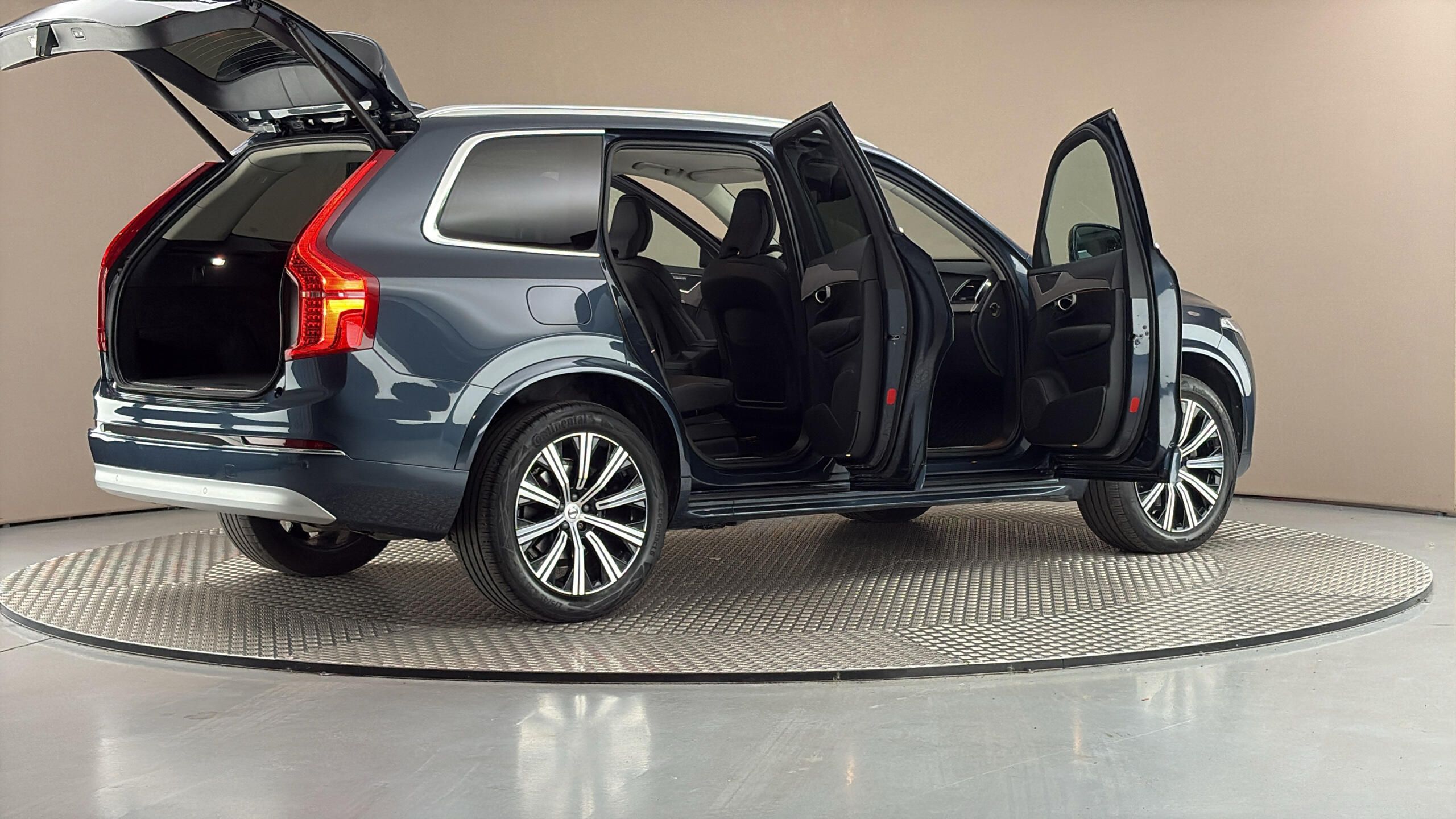 Volvo XC90, 2.0 B5 AUT AWD Inscription - fotka 6