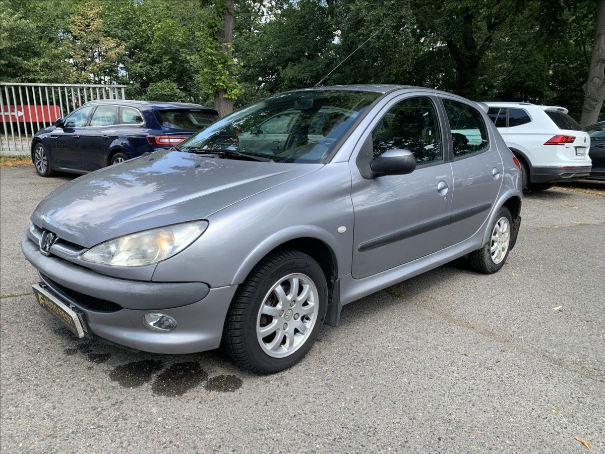 Peugeot 206, 1,4 i,ČR