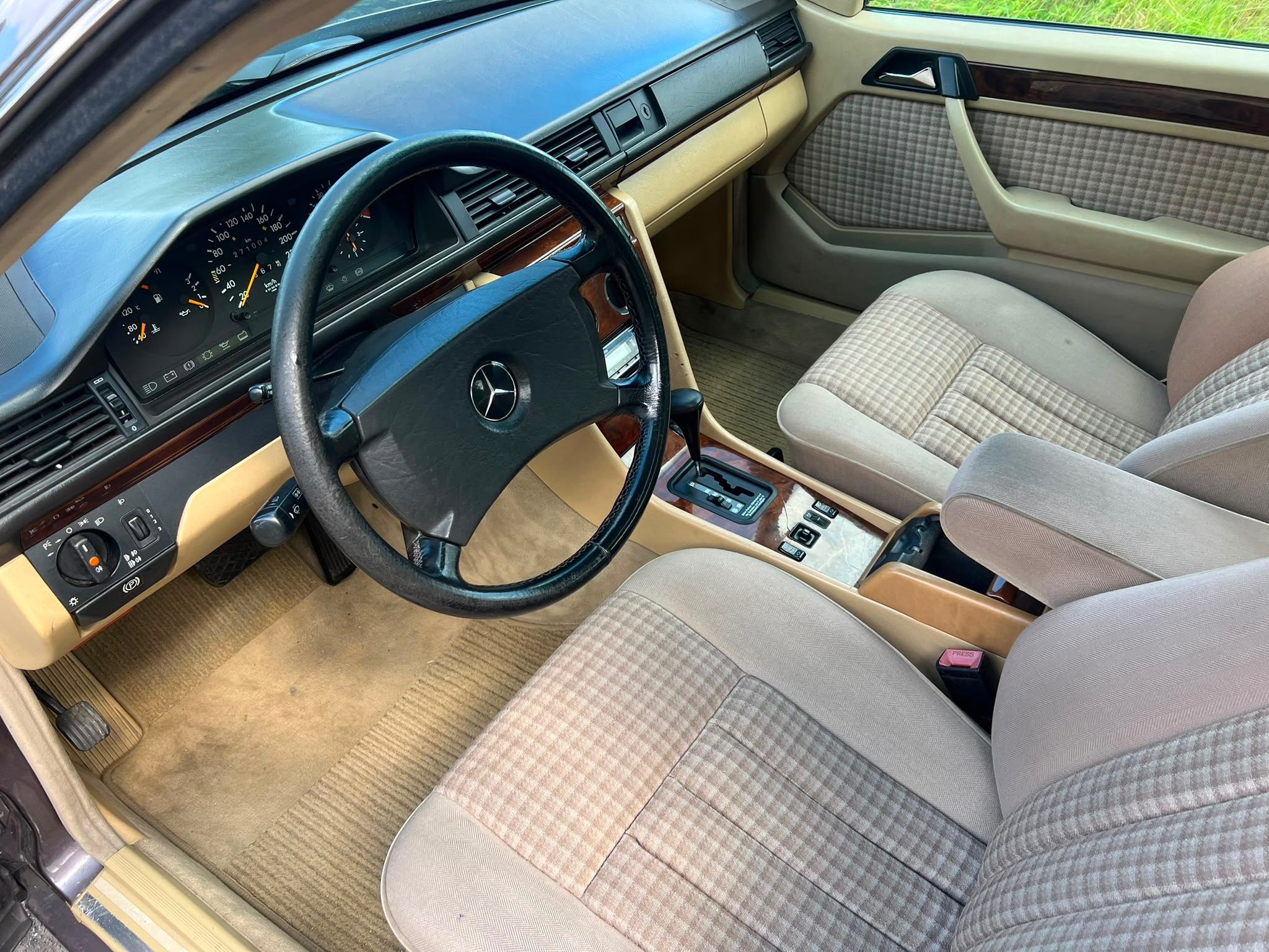 Mercedes-Benz Třídy C, 300CE - fotka 4