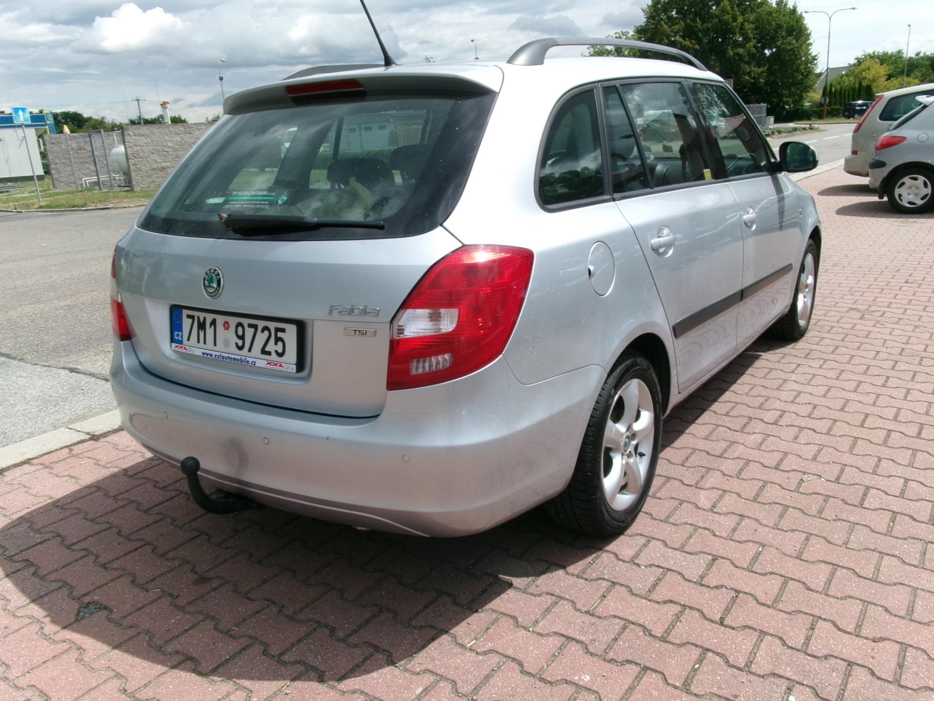 Škoda Fabia, 1,2TSi ELEGANCE AC ALU VÝHŘEV - fotka 6