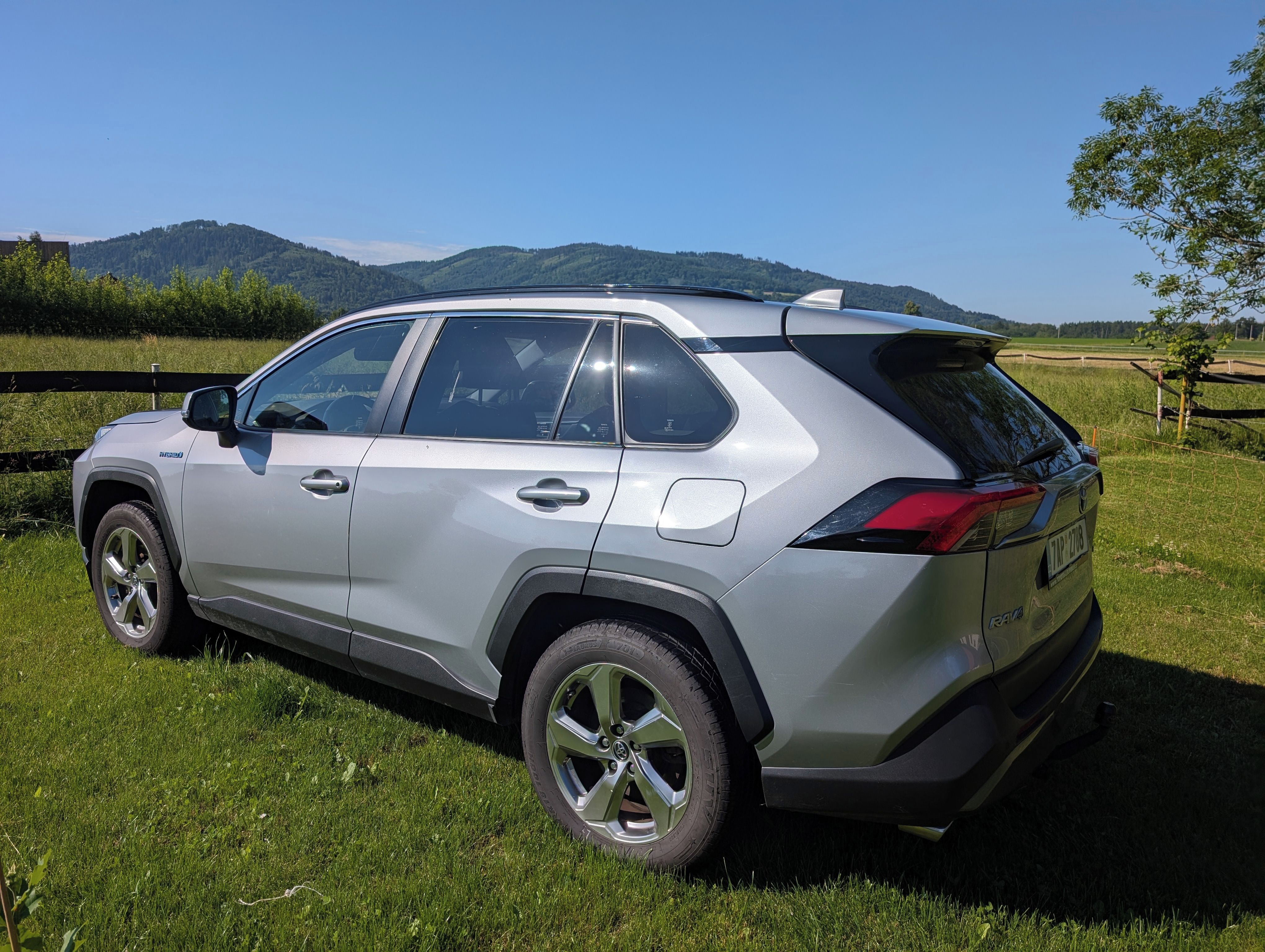 Toyota Rav4, Rav4, 2,5L hybrid, 4x4, tažné - fotka 4