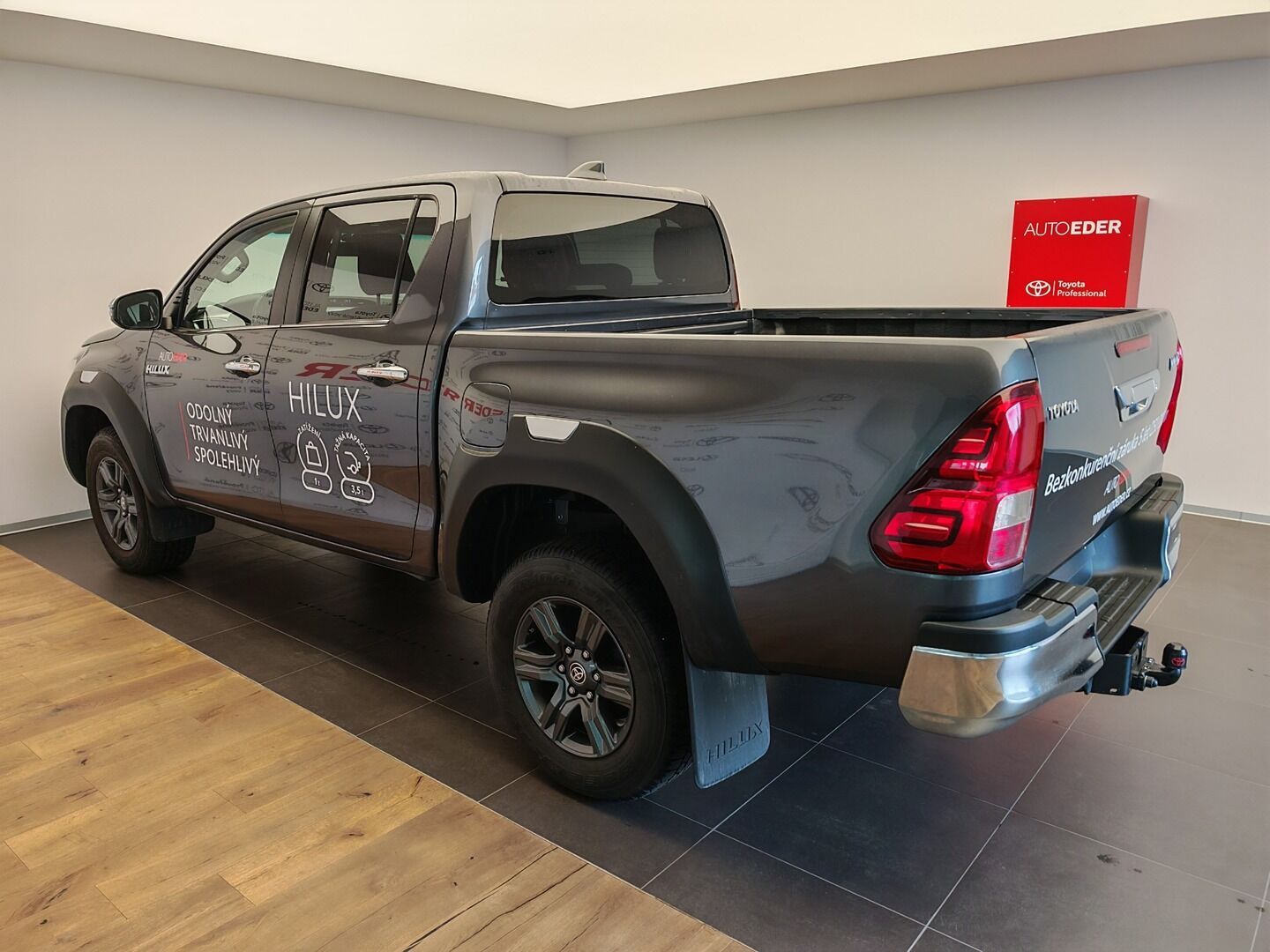 Toyota Hilux, 2.8 D-4D Double Cab 4x4 Active - fotka 6