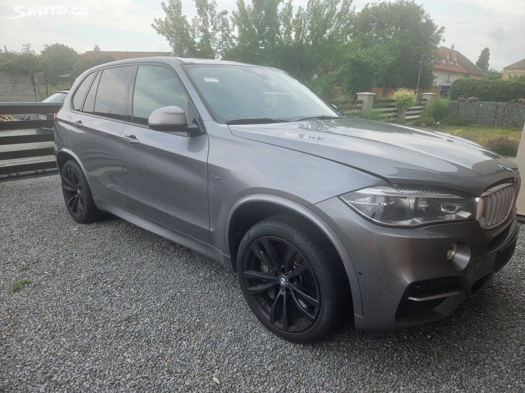 BMW X5, M50D,1MAJITEL NEBOURANÉ ser.k.