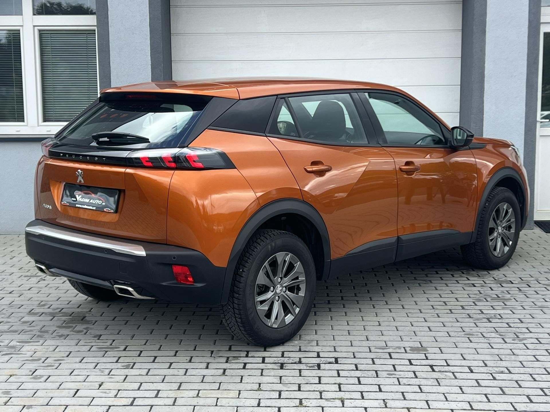 Peugeot 2008, 1.2T 130K KAMERA ČR NOVÉ 1.MAJ - fotka 4