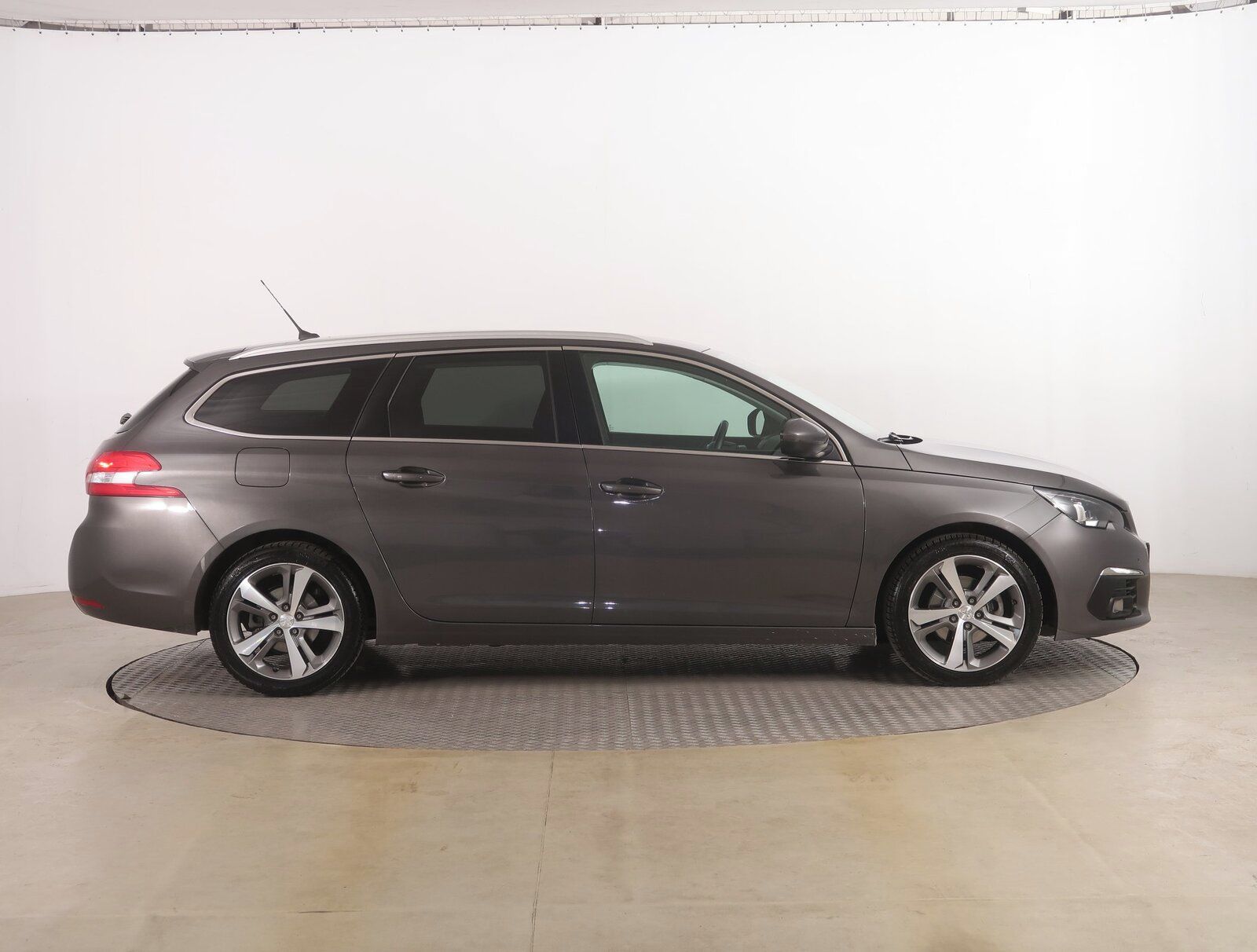 Peugeot 308, 1.5 BlueHDi, Allure - fotka 6