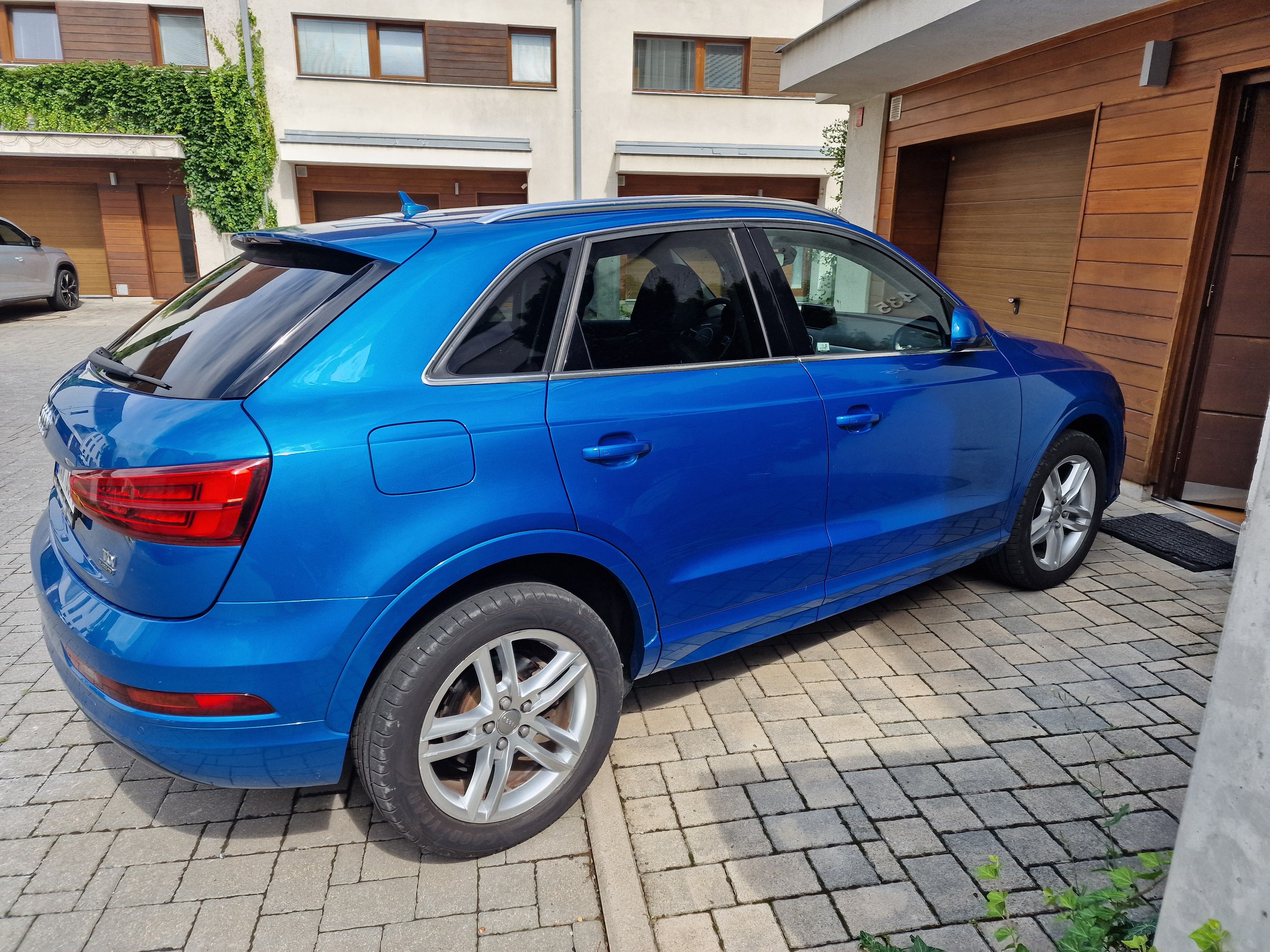 Audi Q3, 2.0 TDI quattro Automat - fotka 2