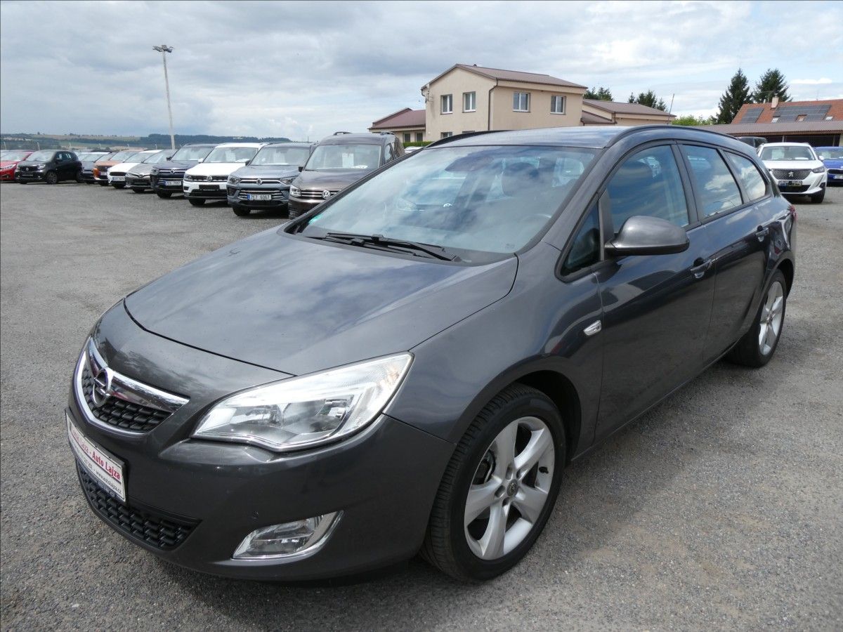 Opel Astra, 1,4 88kW 2x kola, 2.majitel - fotka 3