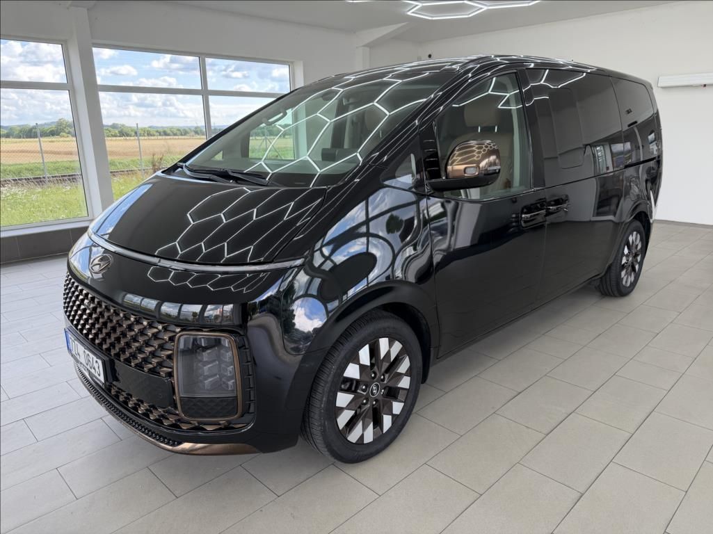 Hyundai Staria, 2,2 CRDi, Signature 4WD, 7míst
