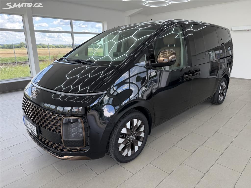 Hyundai Staria, 2,2 CRDi, Signature 4WD, 7míst