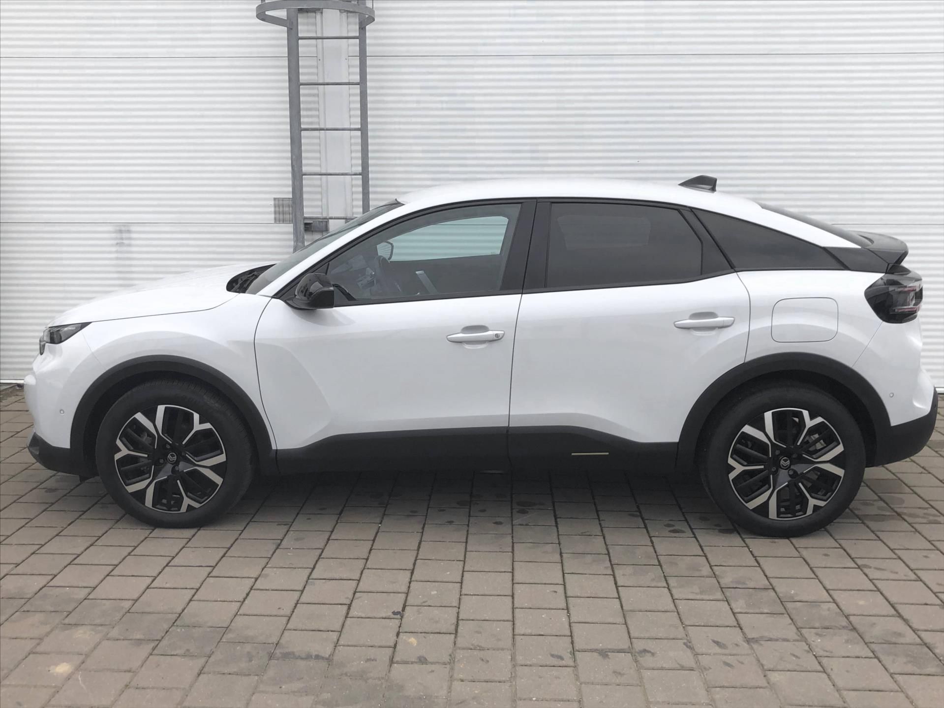 Citroën C4, 1,2 Petrol MAX 130k Automatic - fotka 6
