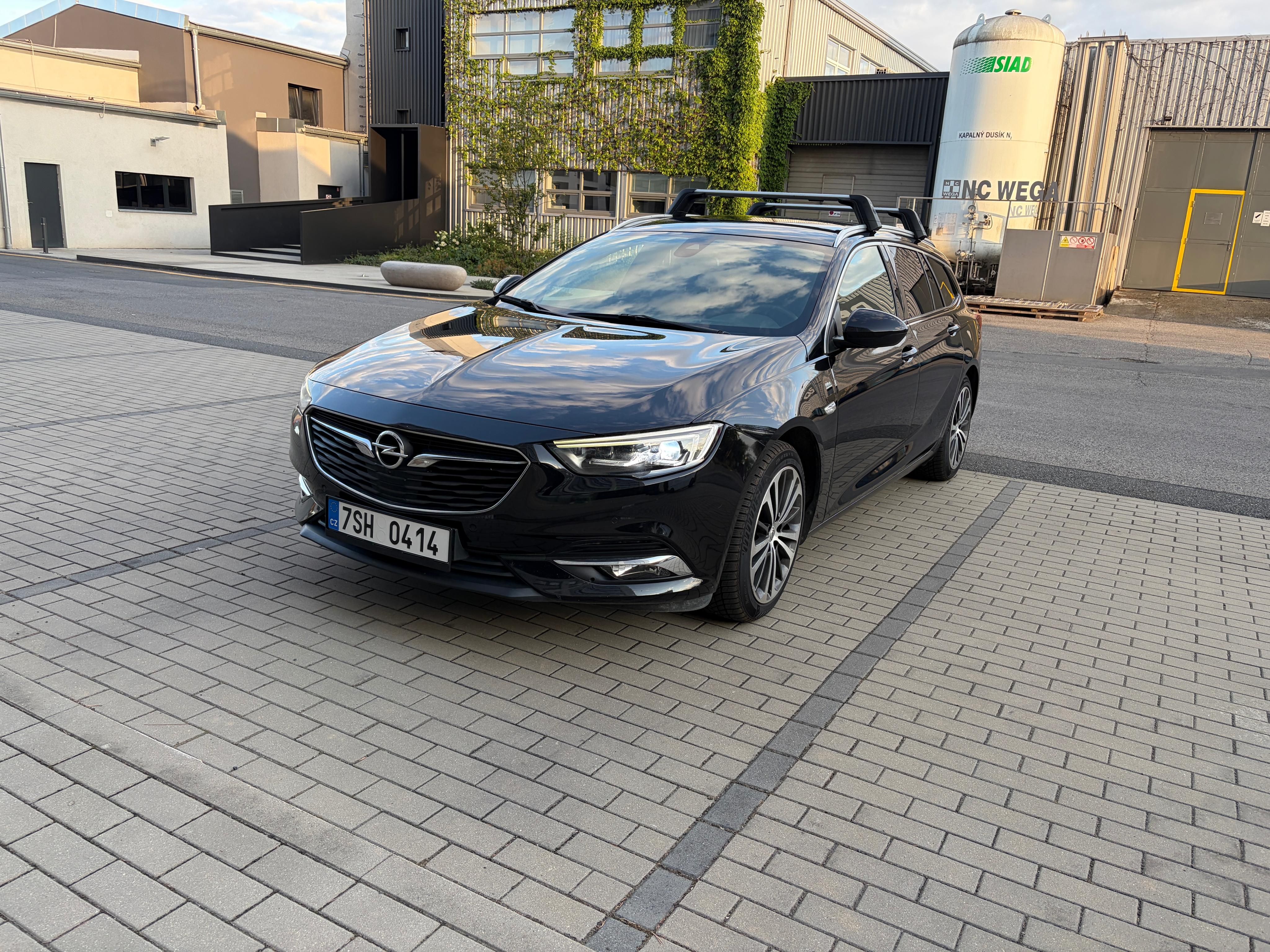 Opel Insignia, 1.5 T Business Executive - fotka 2
