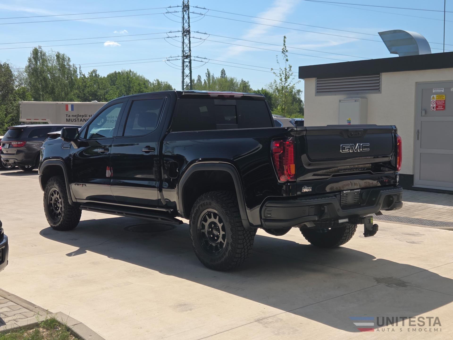 GMC Sierra, GMC AT4-X AEV  6,2L V8 - fotka 6