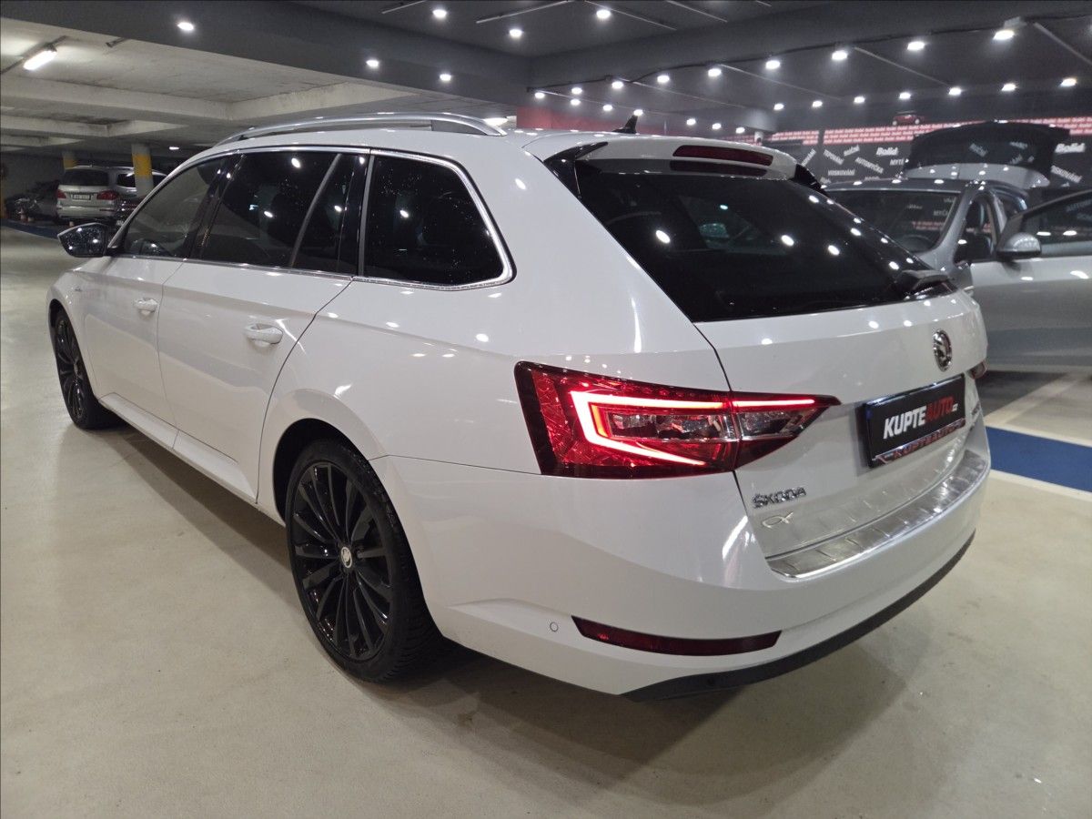 Škoda Superb, 2,0 TDI - 4X4 LAURIN & KLEMENT - fotka 4