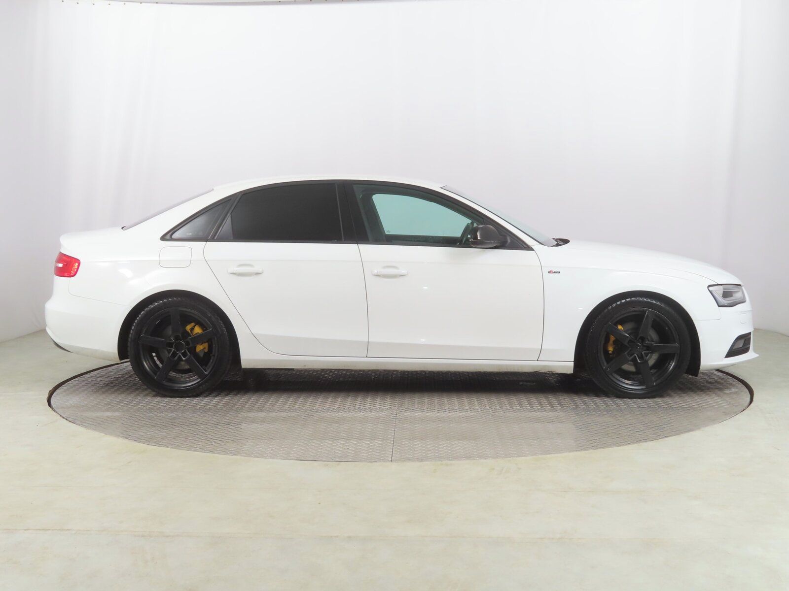 Audi A4, 2.0 TDI, Automat - fotka 6