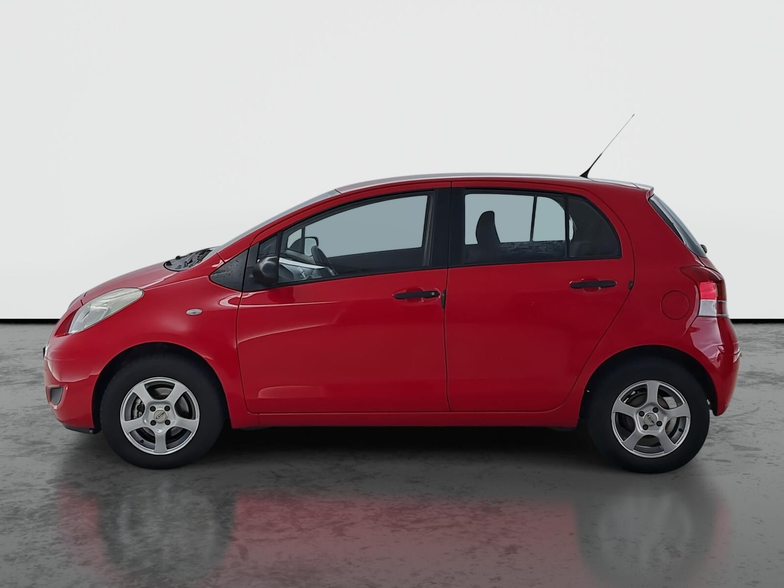 Toyota Yaris, 1.0 VVT-i, Parkovací asistent - fotka 3