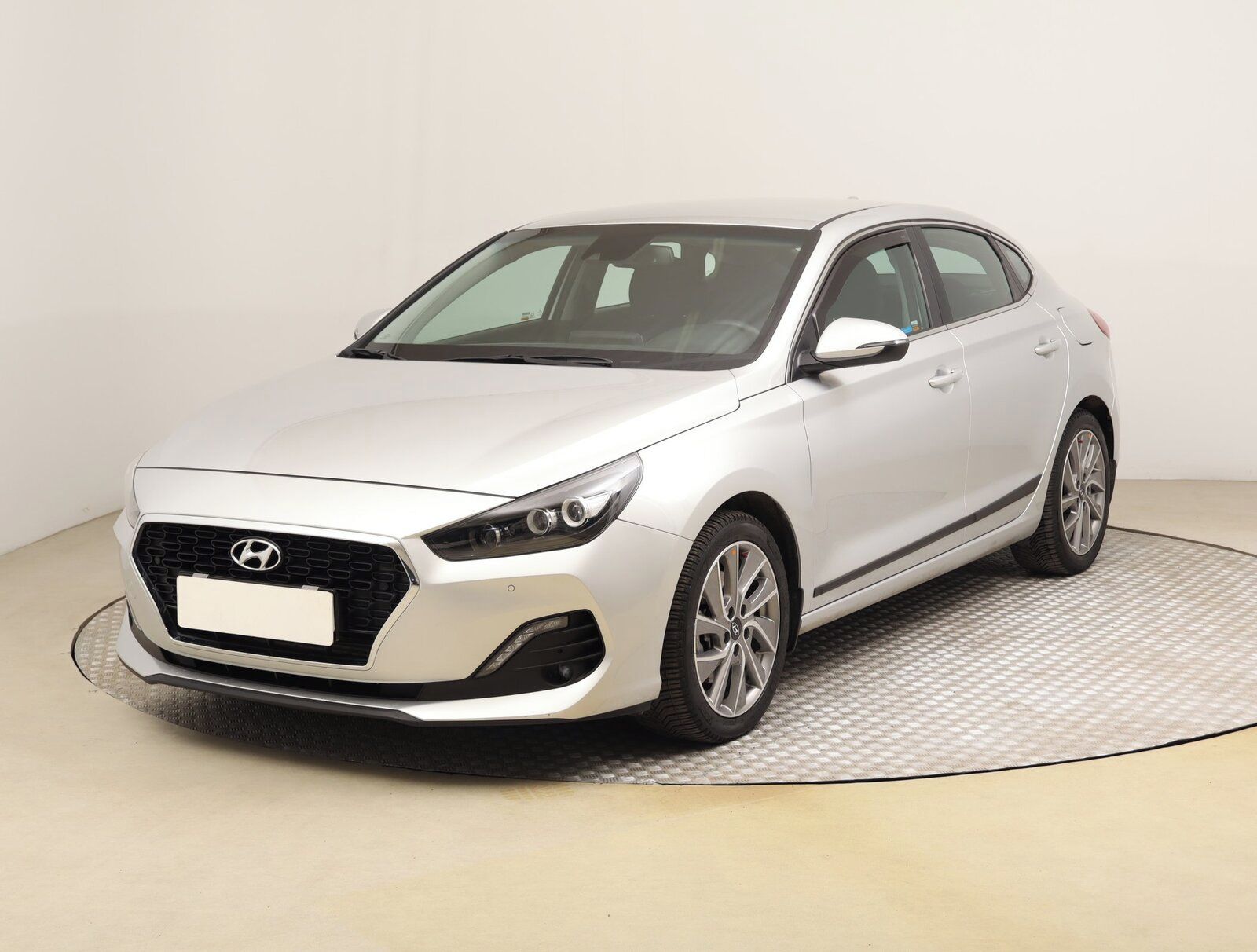 Hyundai i30, 1.4 T-GDI, Komfort, ČR,1.maj - fotka 2