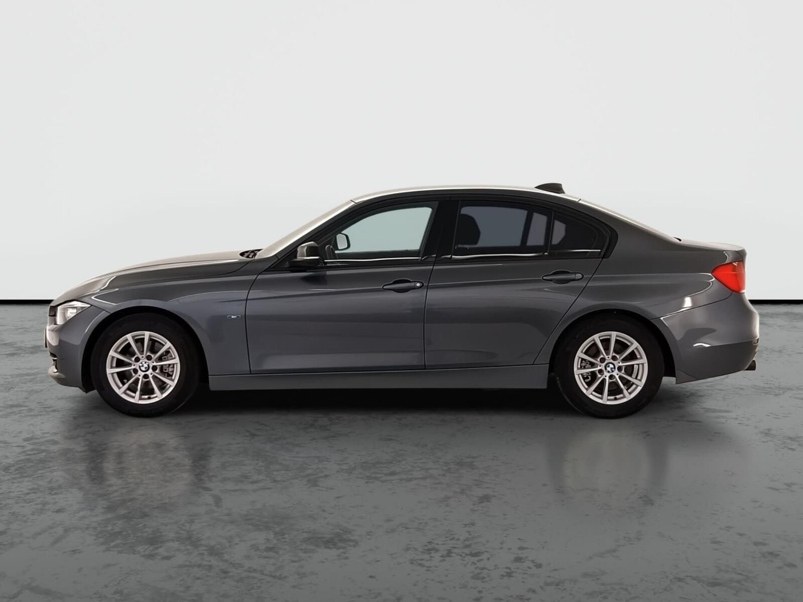 BMW Řada 3, 320 i, Edition Sport - fotka 3