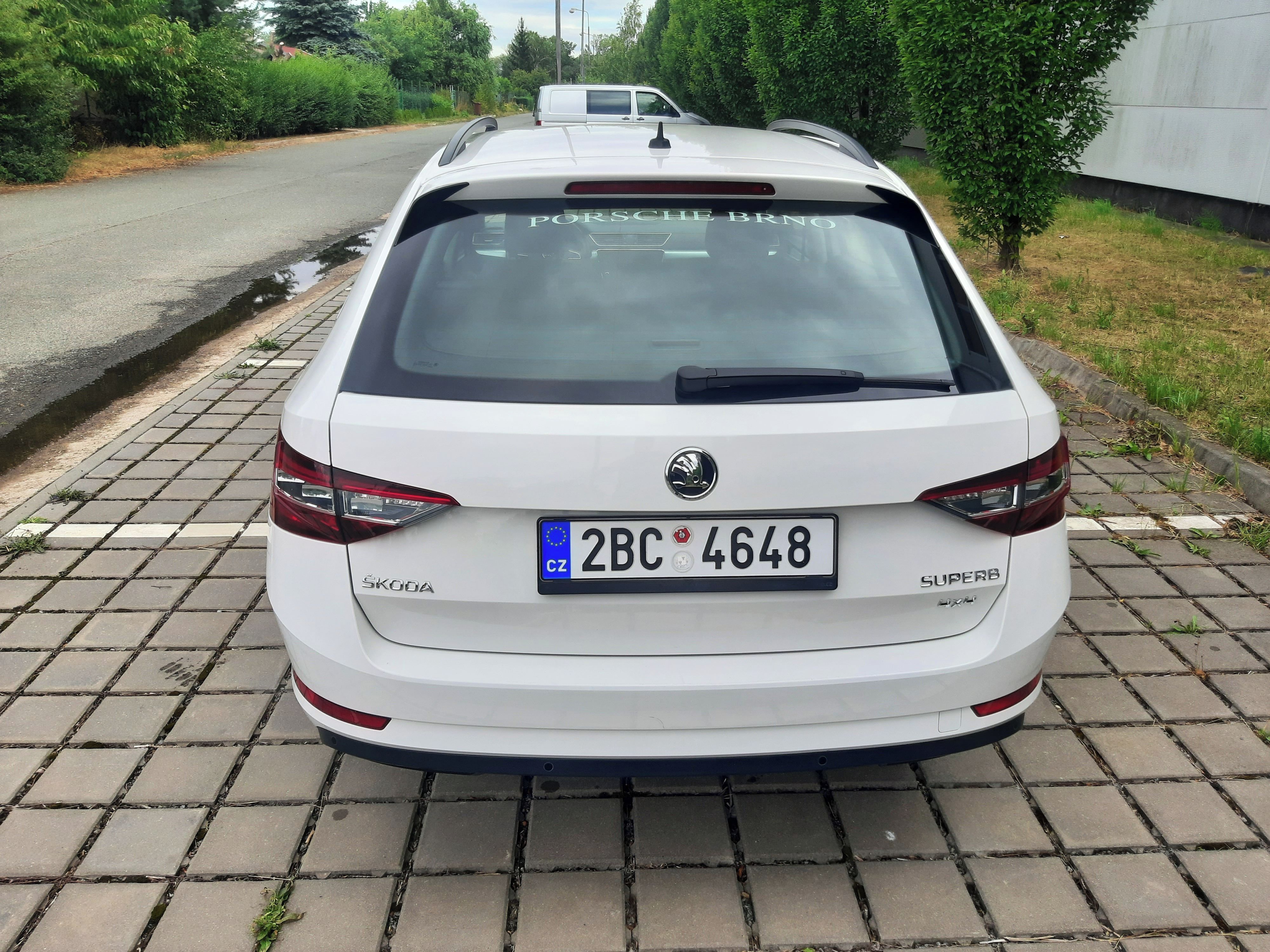 Škoda Superb, 2.0TDI 140KW,4x4,DSG,NOVÉ V ČR - fotka 6