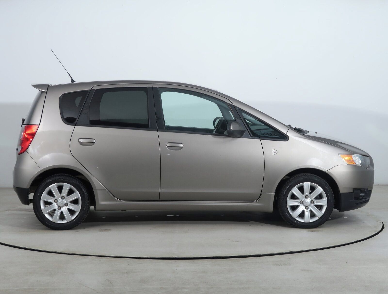 Mitsubishi Colt, 1.3, jezdí výborně - fotka 6