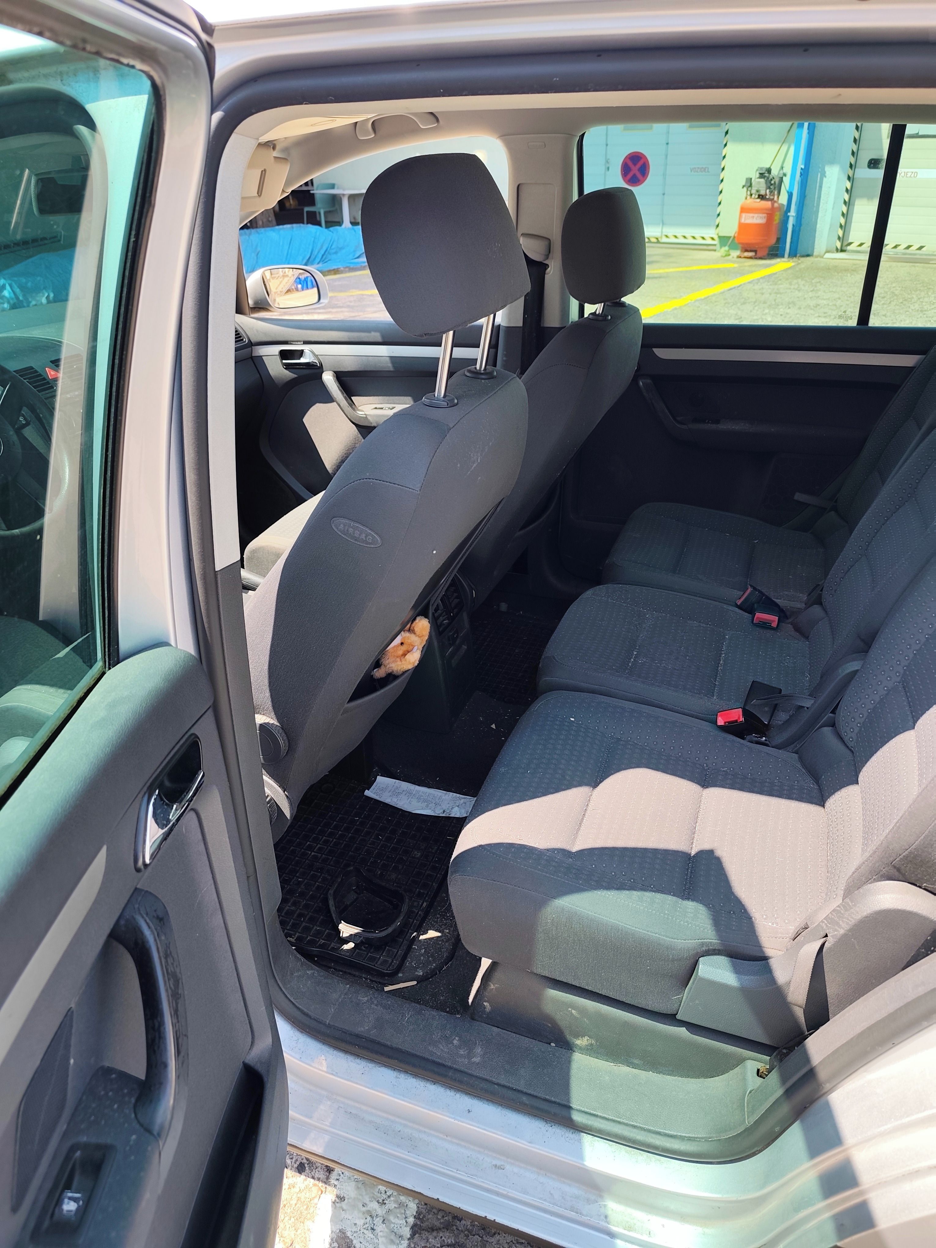 Volkswagen Touran - fotka 4