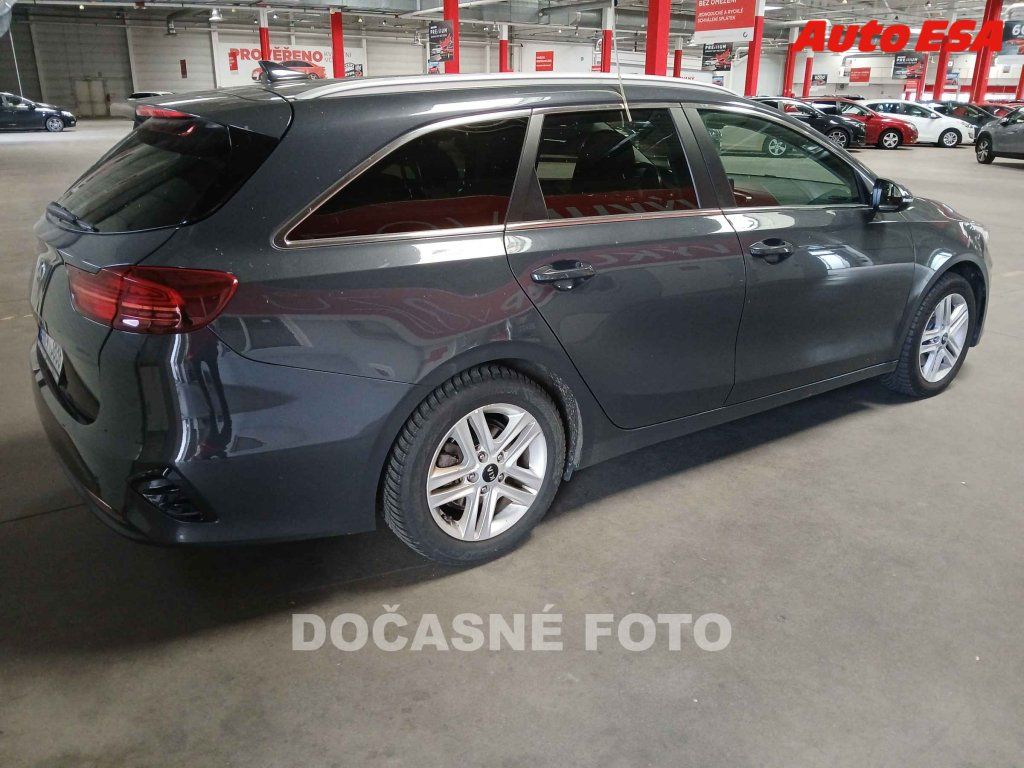 Kia Cee´d, 1.6 CRDI - fotka 2